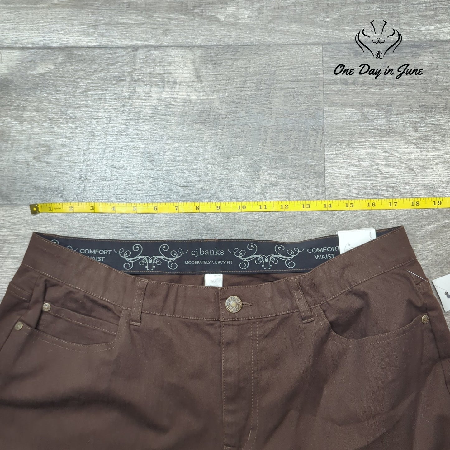 Christopher & Banks Plus Size Comfort Waist Curvy Fit Straight Shorts Size 16W