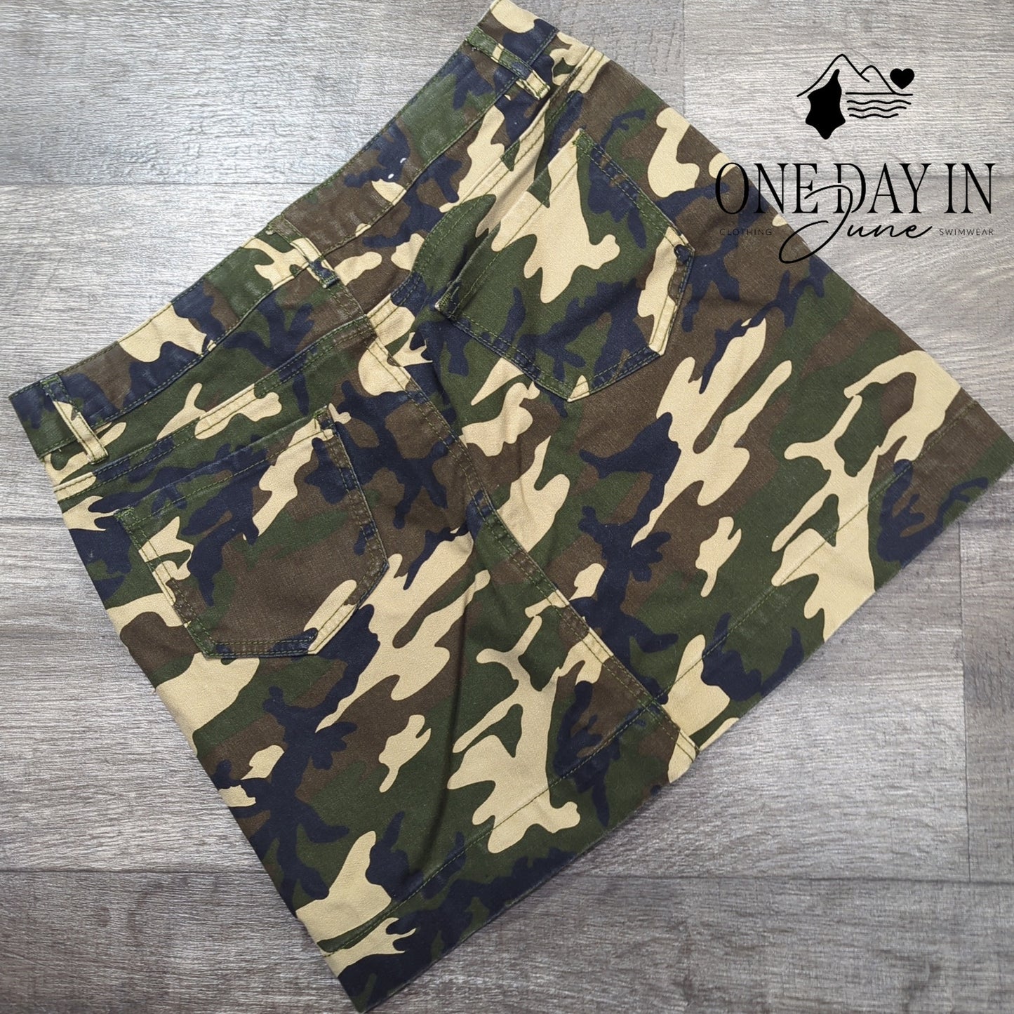 MK Outdoor Camoflage Denim Skirt Size 4