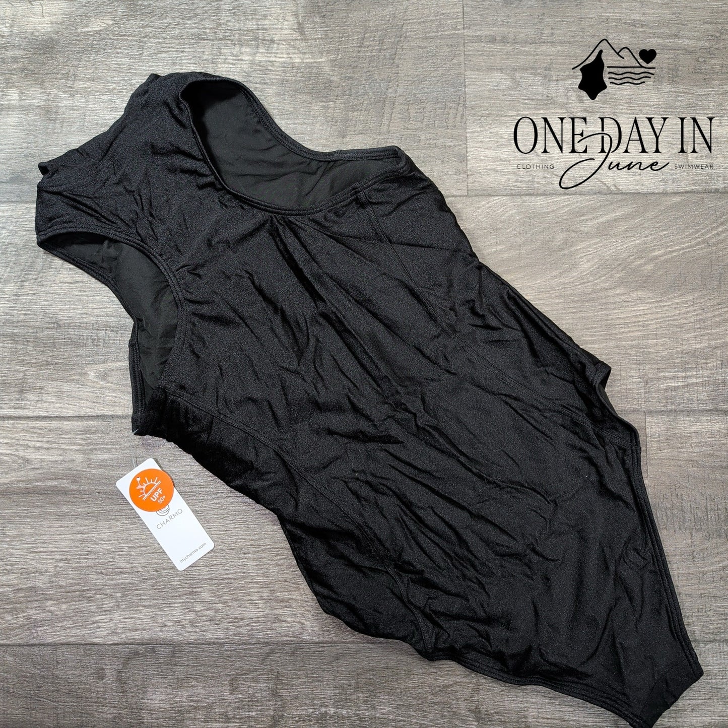 Charmo Hight Neck Zip Front One Piece Swimsuit Size M