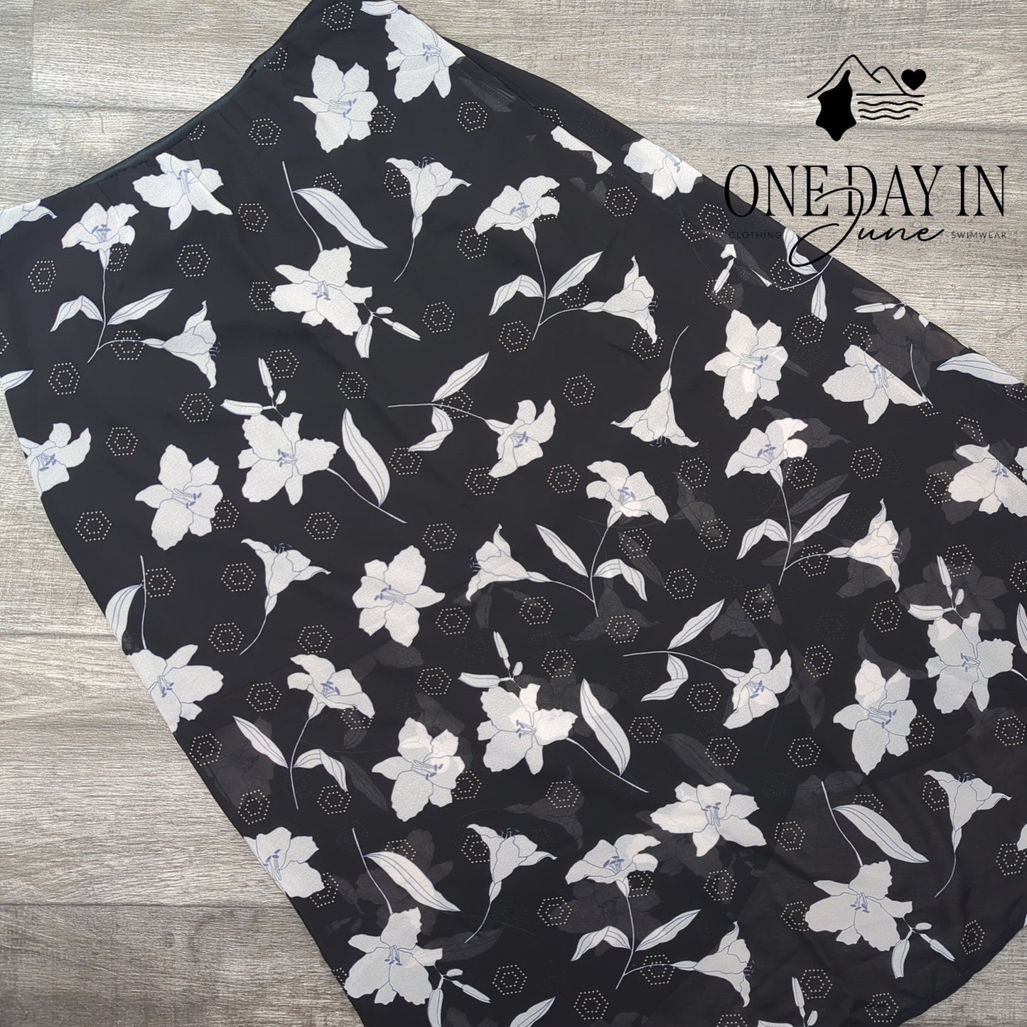 Sienna Sky Layered Midi Skirt Size L