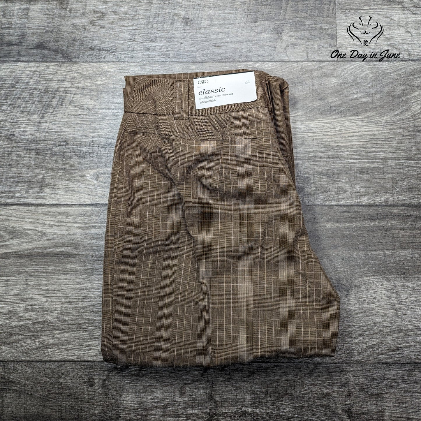 Cato Classic Relaxed Thigh Straight Leg Pants Size 4