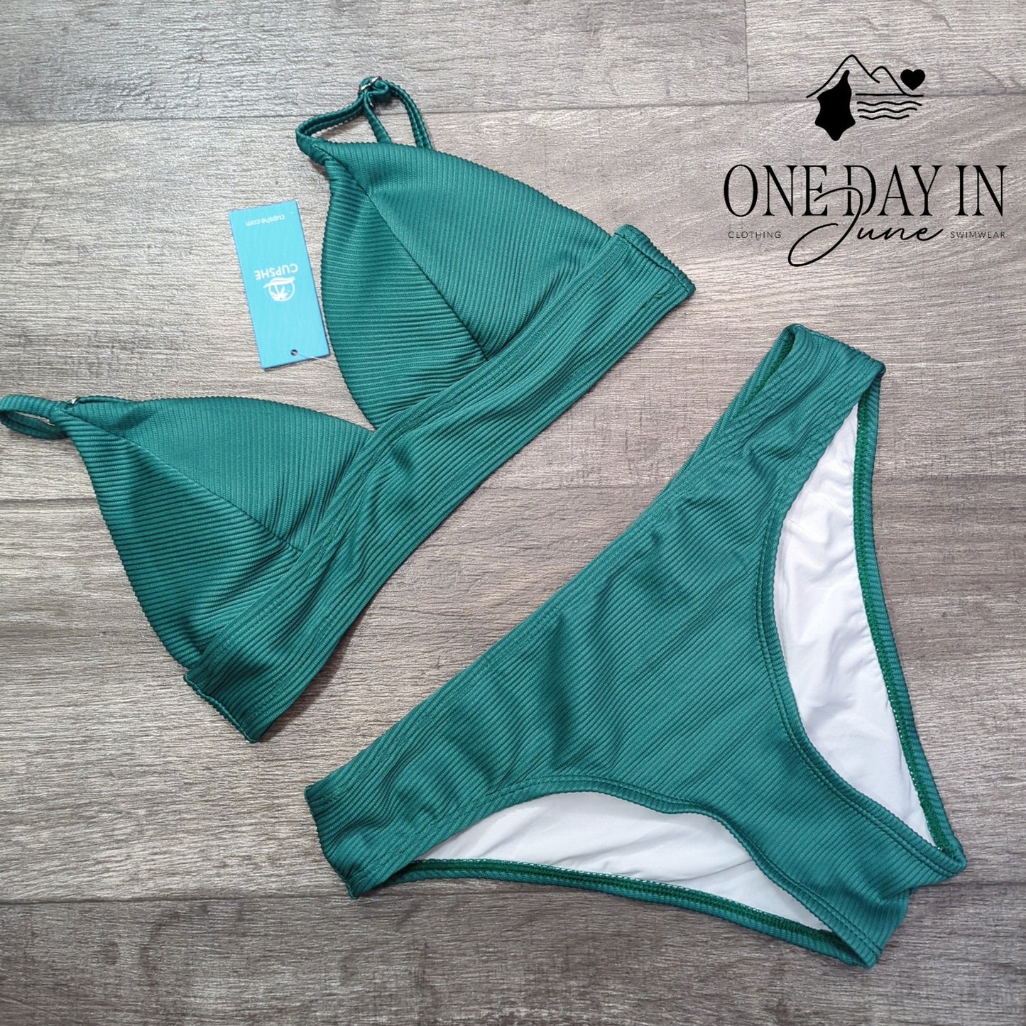 Cupshe V Neck Ribbed One Piece Swimsuit Size S