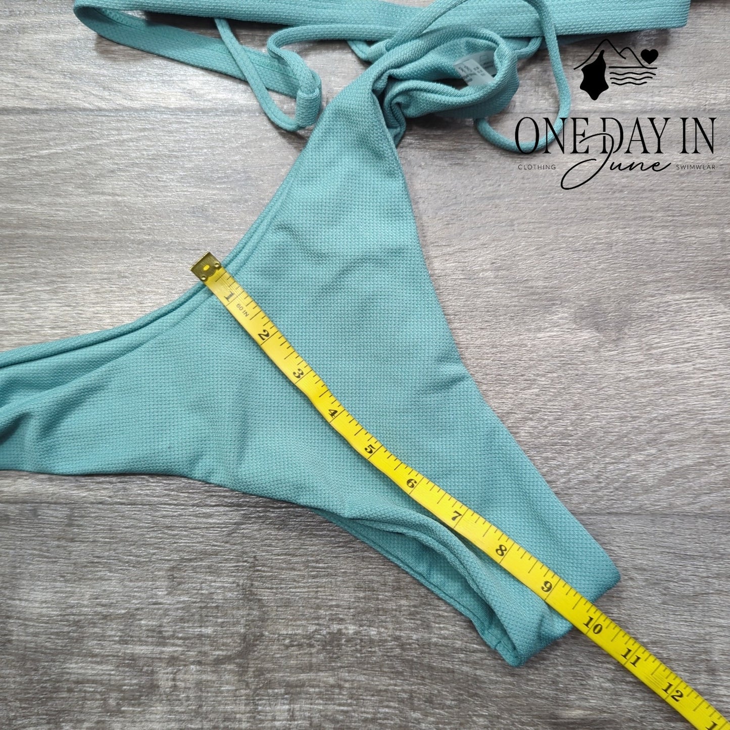 Zaful Cheeky Keyhole Bikini Swimsuit Size M