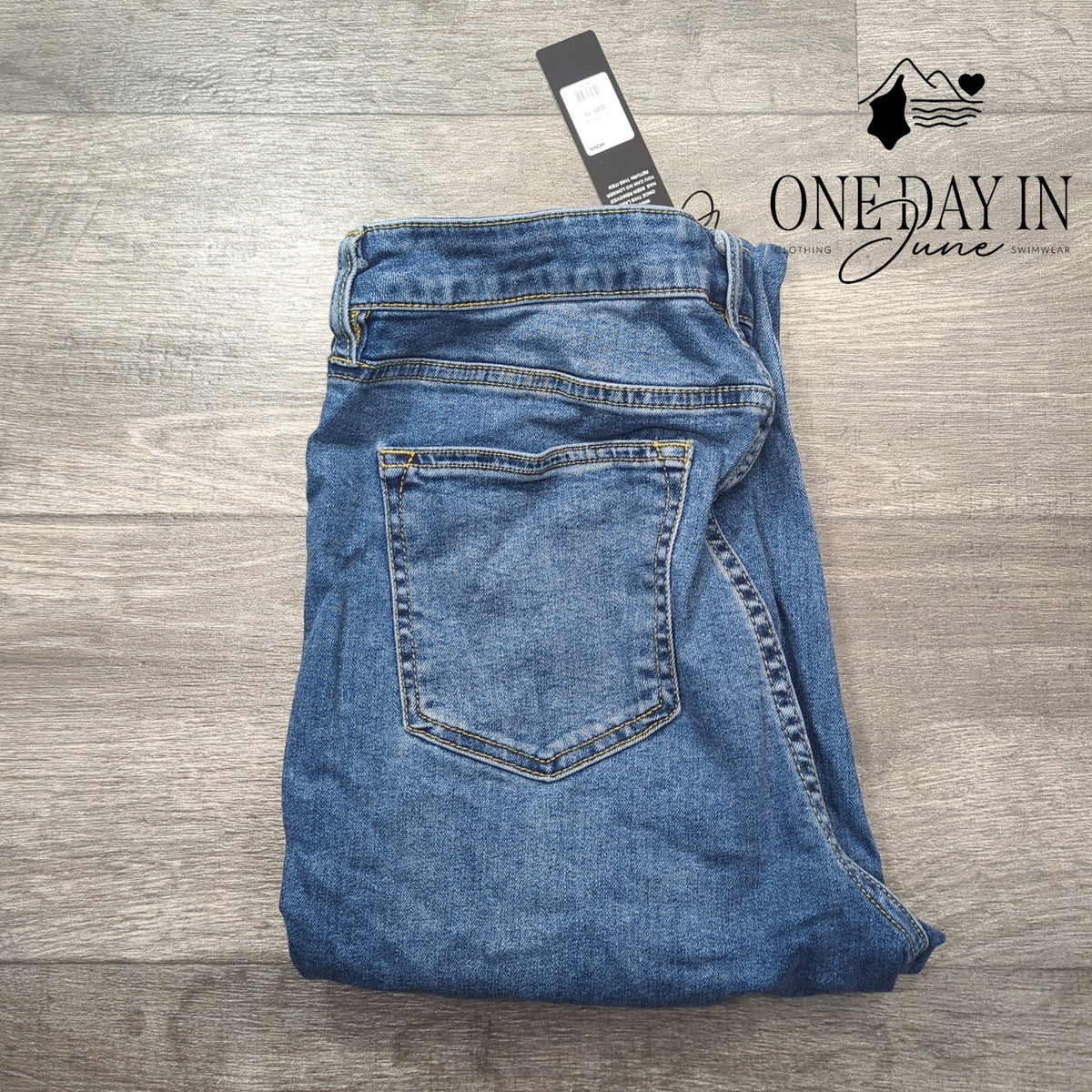 Fashion Nova Dare Devil High Rise Skinny Jeans Juniors Medium Wash NWT Size 13