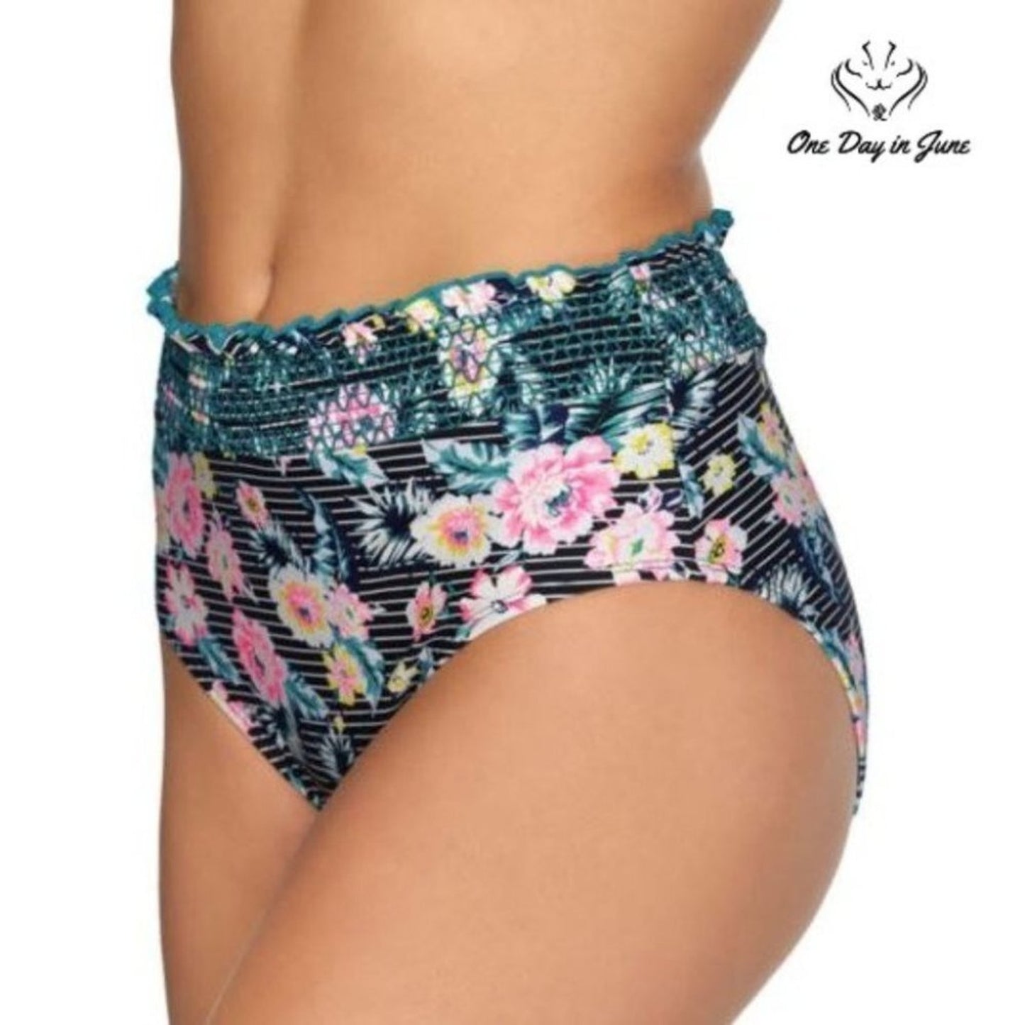 Arizona Jean Co. Juniors High Waist Bikini Bottom Size M