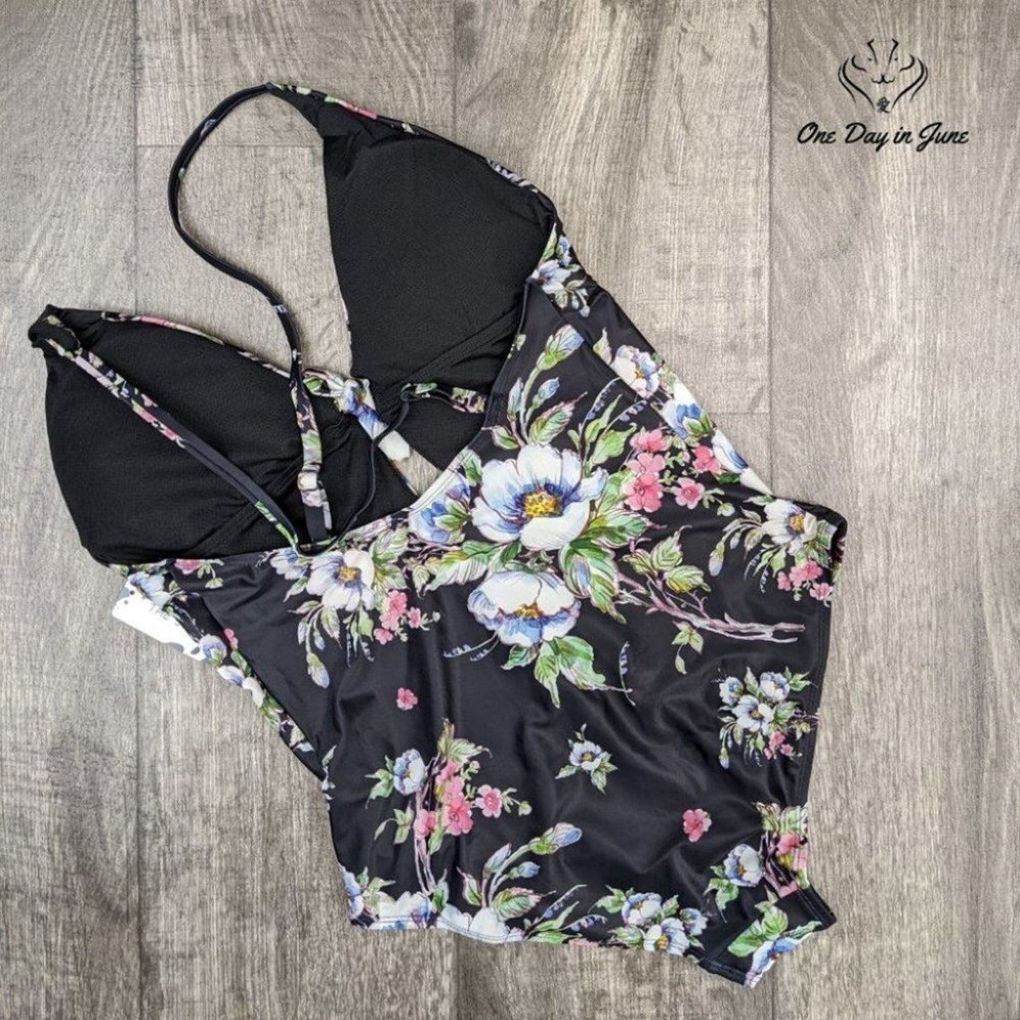 Charmleaks Deep V One Piece Swimsuit Size L