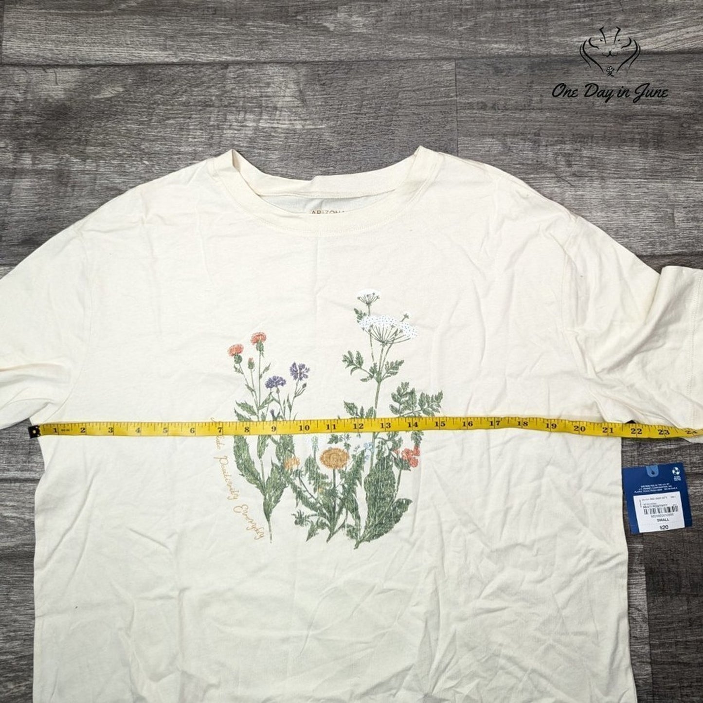 Arizona Jean Co. Juniors Floral Short Sleeve Tee Size S