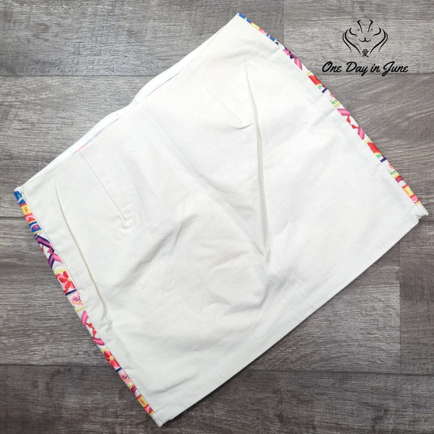 Harper Embroidered Mini Skirt Size M