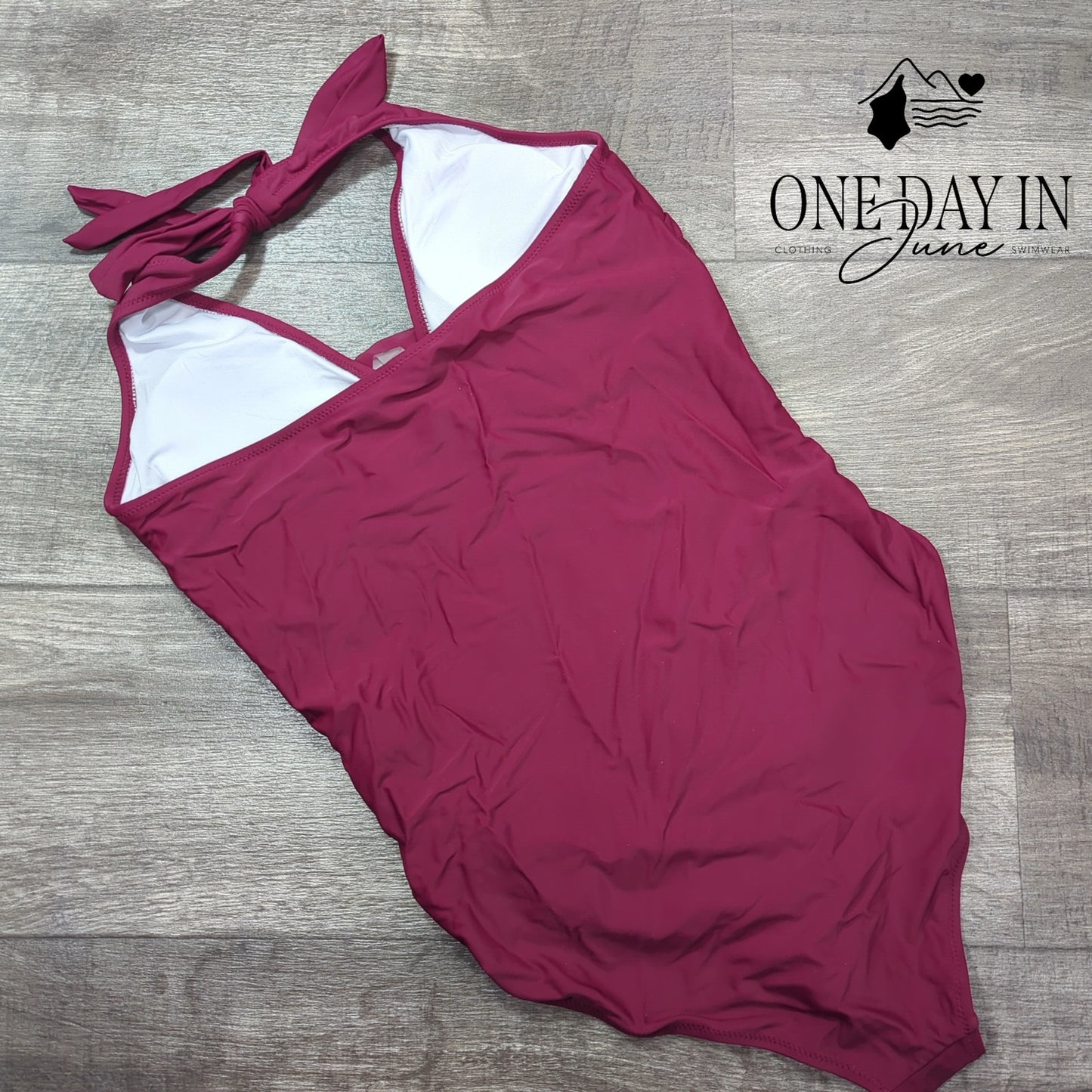 Aleumdr Twist Front Halter One Piece Swimsuit Size L