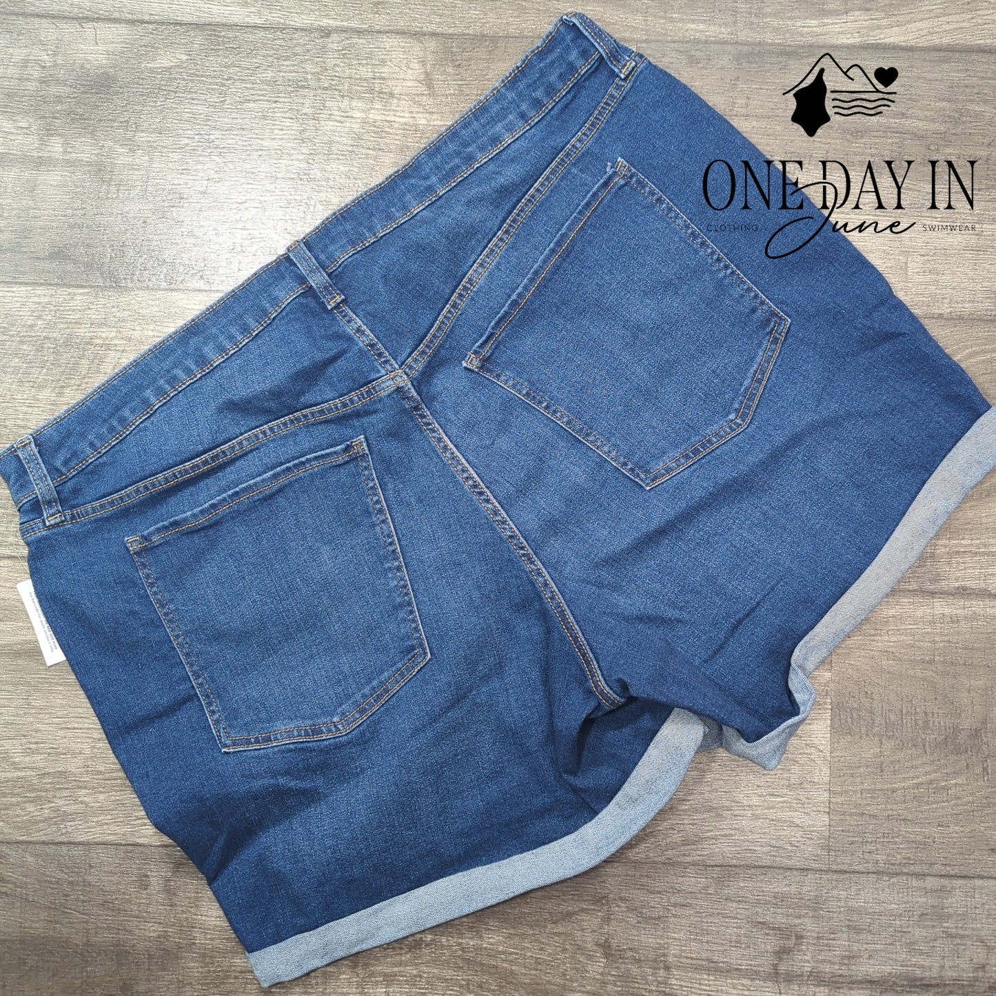 Old Navy Plus Size High Rise Wow Denim Shorts Size 24