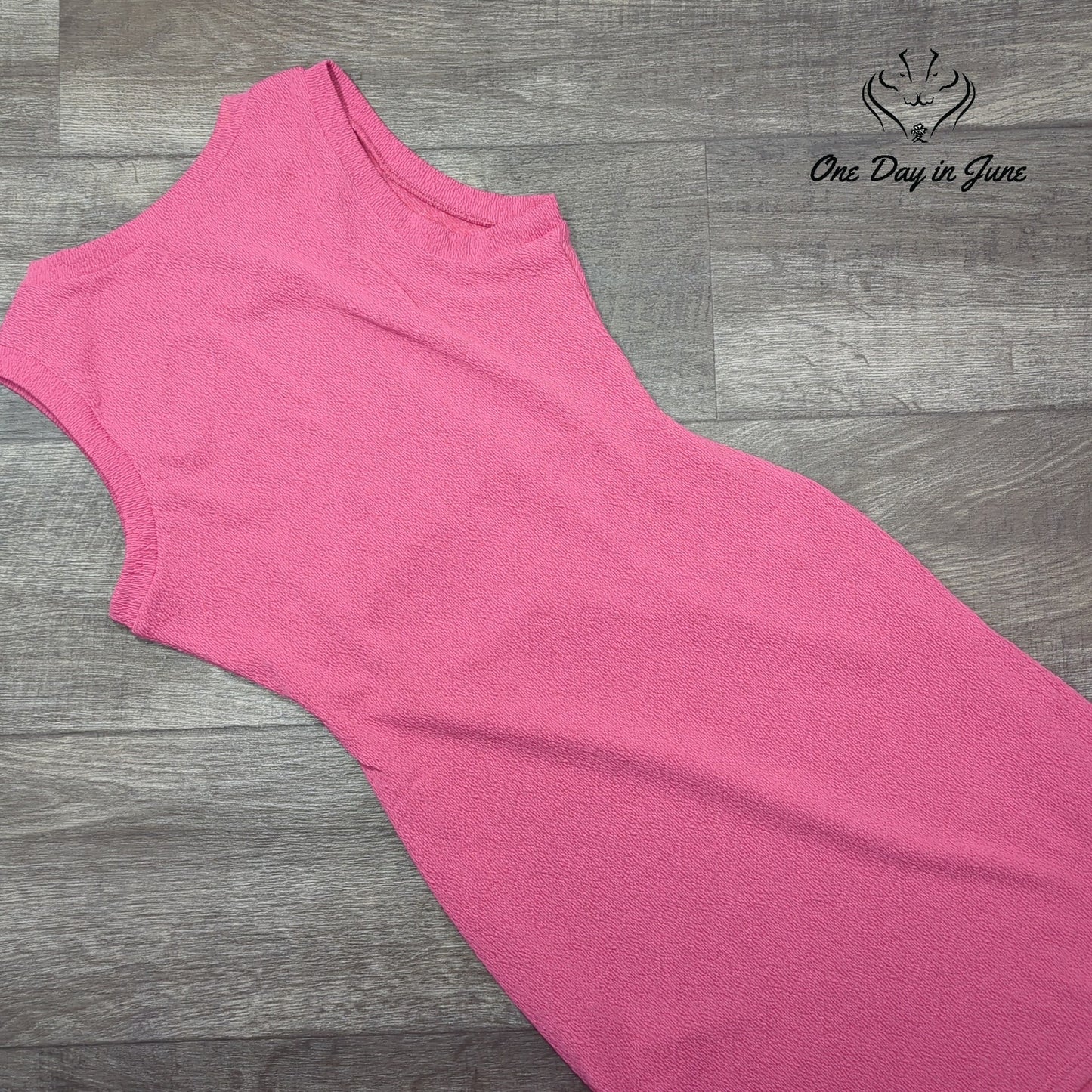 Easel Cutout Front Bodycon Dress Size M