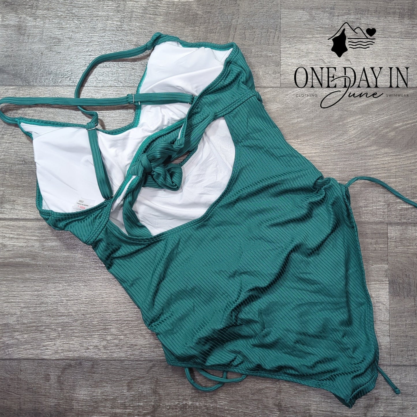 Aleumdr Twist Front Keyhole Tie Back One Piece Swimsuit Size L