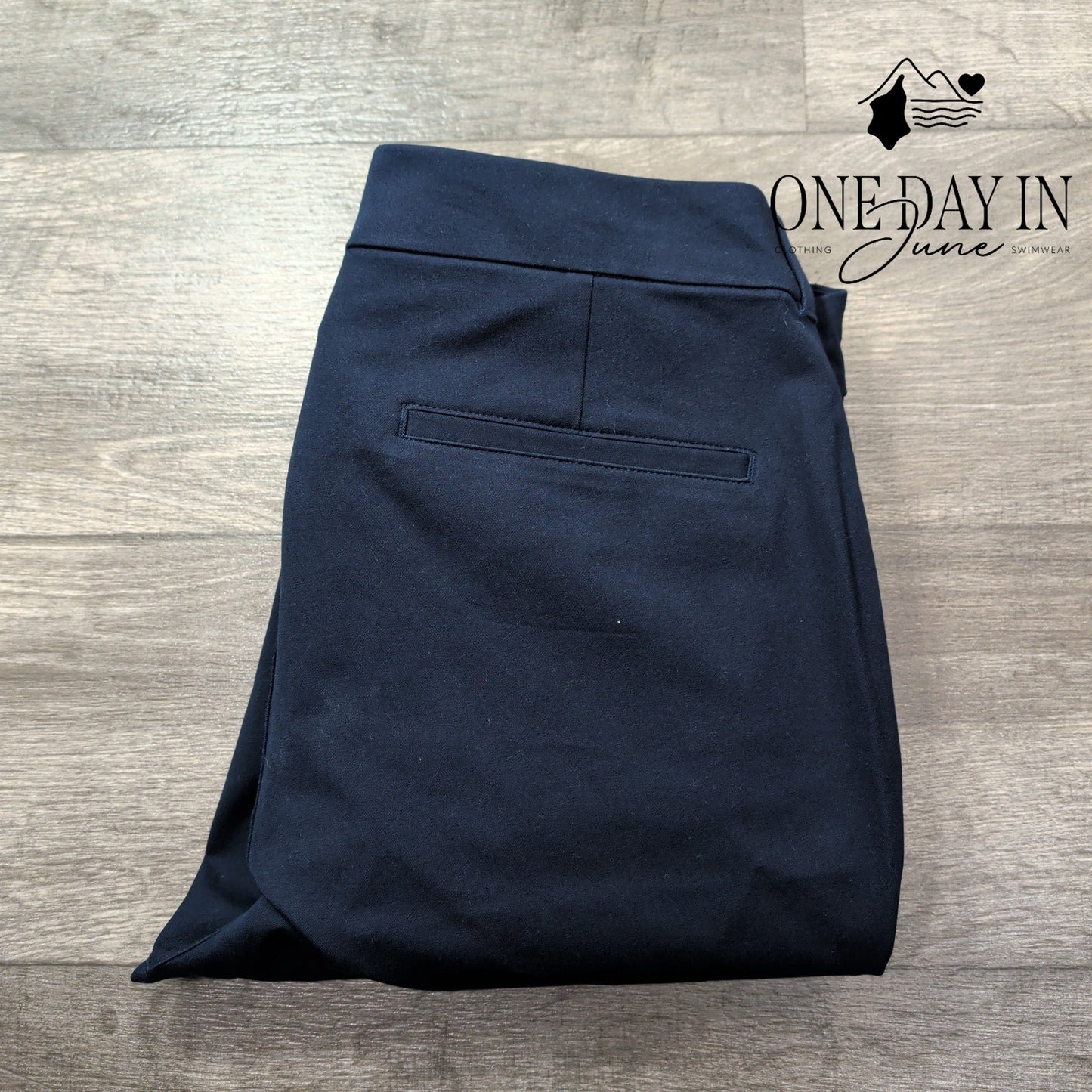 Old Navy High Rise Pixie Skinny Pants Navy Secret Smooth NWT Size 16P