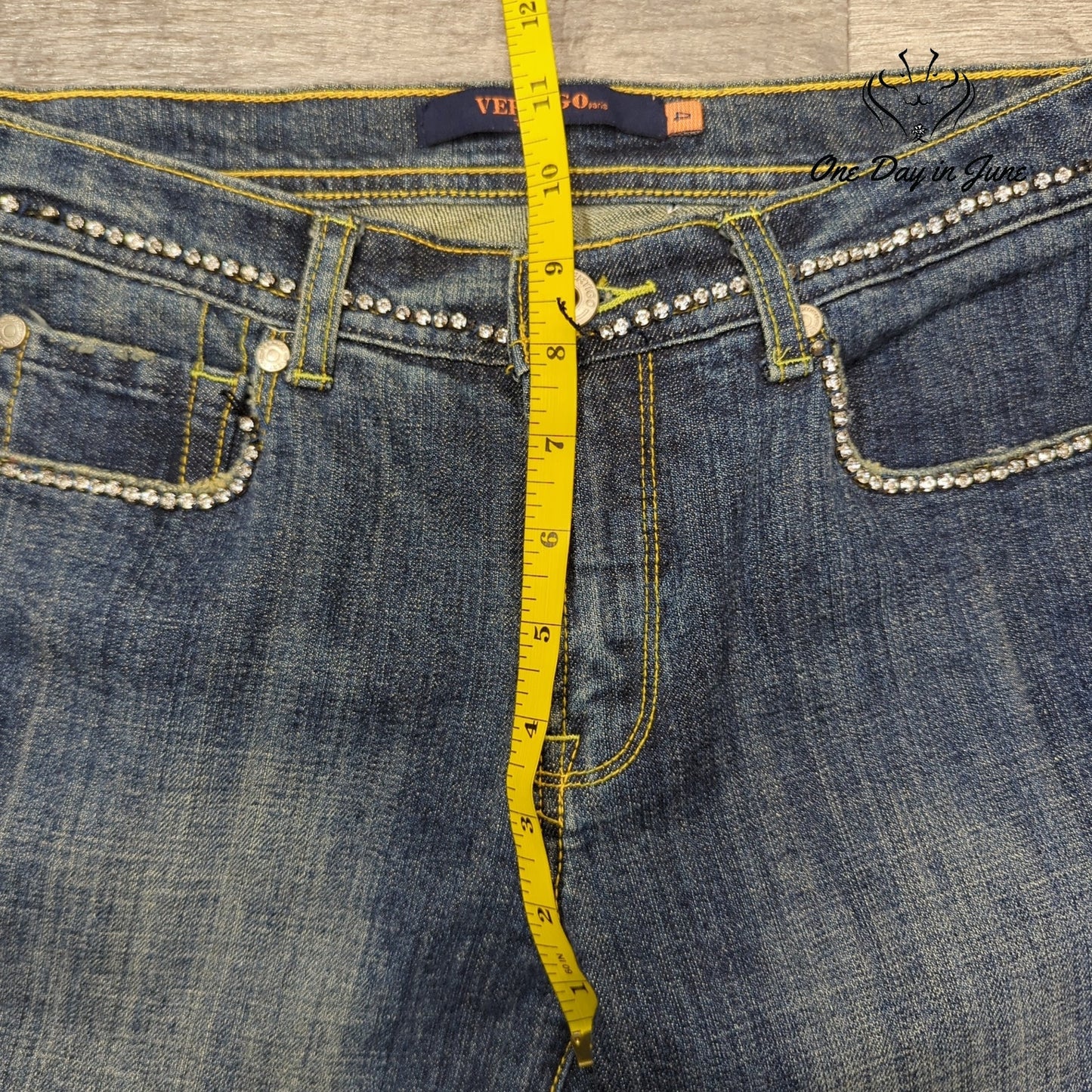 Vertigo Straight Leg Jeans Size 4