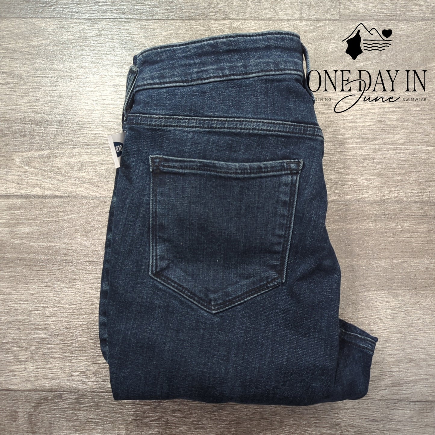 Old Navy Rock Star Super Skinny Mid Rise Jeans Size 8