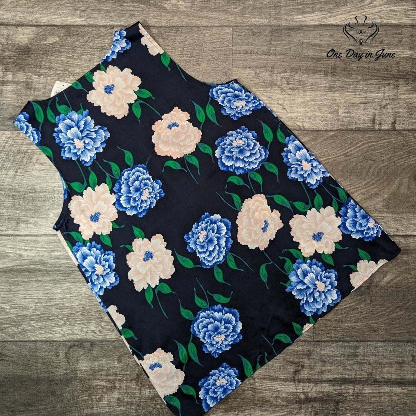 Ann Taylor Floral V Neck Tank Top Size S