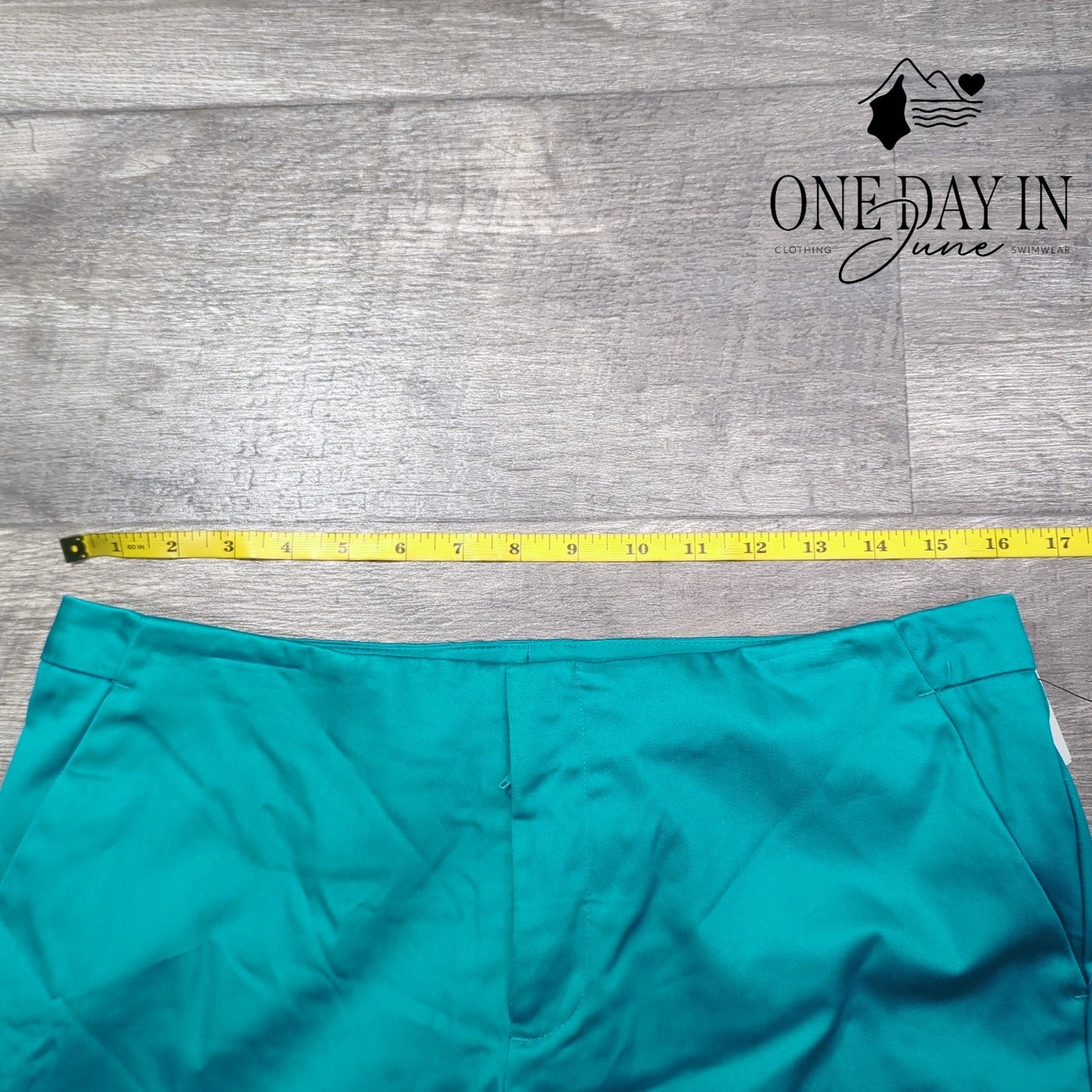 Worthington Modern Fit Slim Leg Cropped Pants Size 6