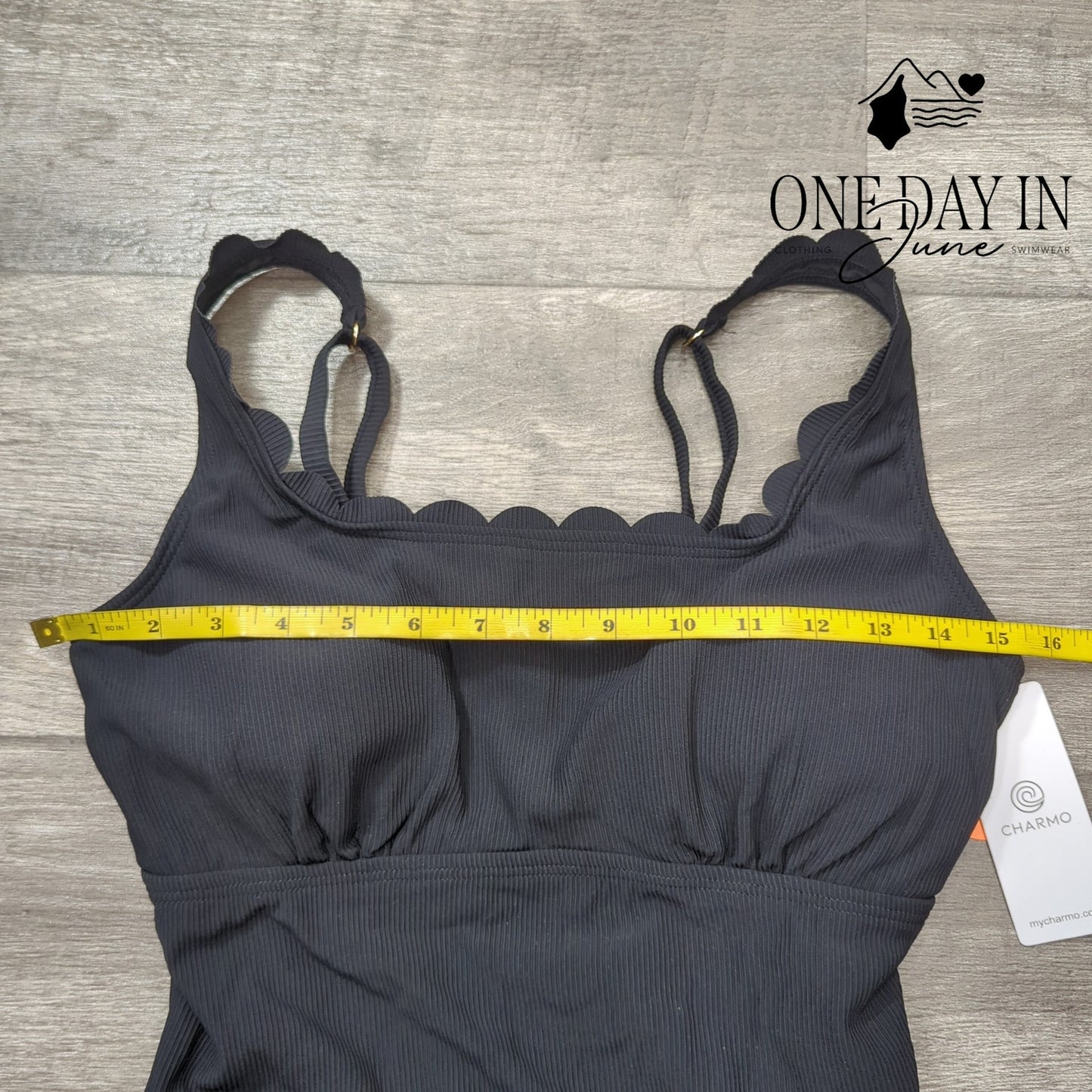 Charmo Scallop Edge Ribbed One Piece Swimsuit Size M