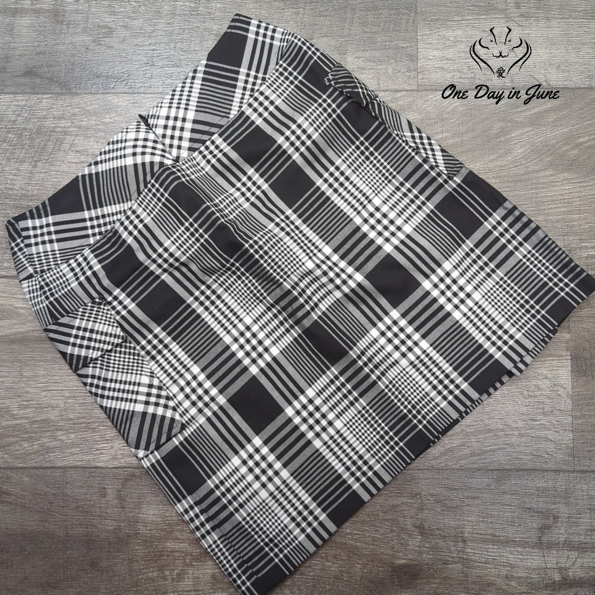 Liz Claiborne Petite Mini Skirt Black White Plaid A Line Size 4P