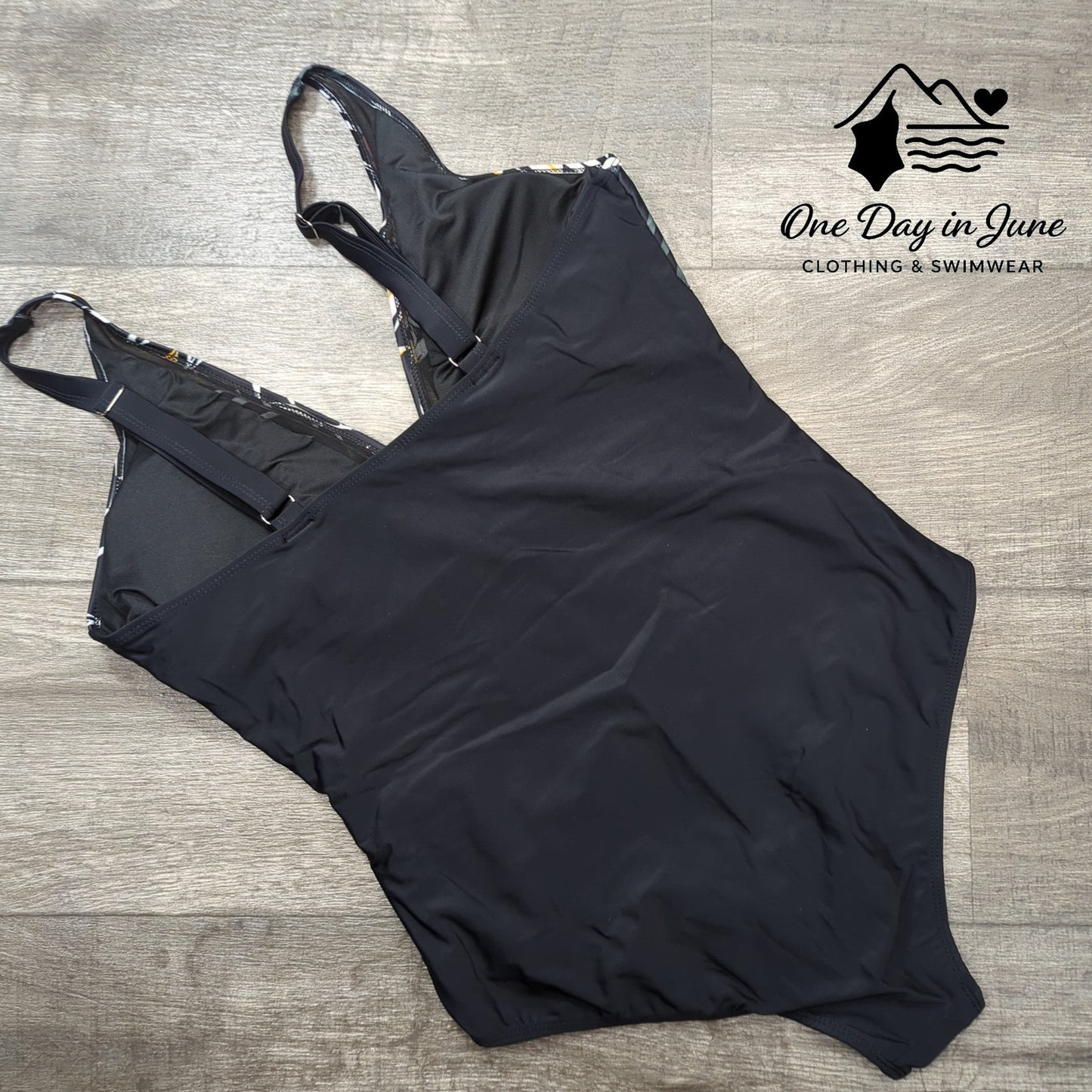 Charmleaks V Neck Mesh One Piece Swimsuit Size XL
