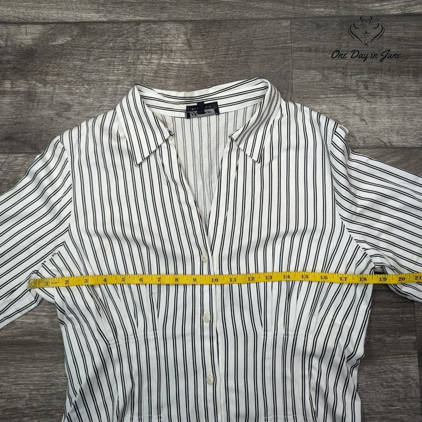 Anne Klein Button Front Long Sleeve Top Size 10