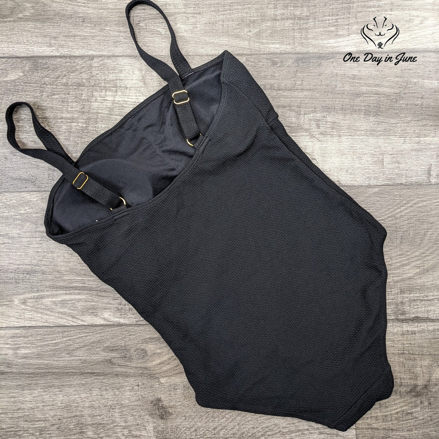 Mollybell Push Up Textured One Piece Swimsuit Size L