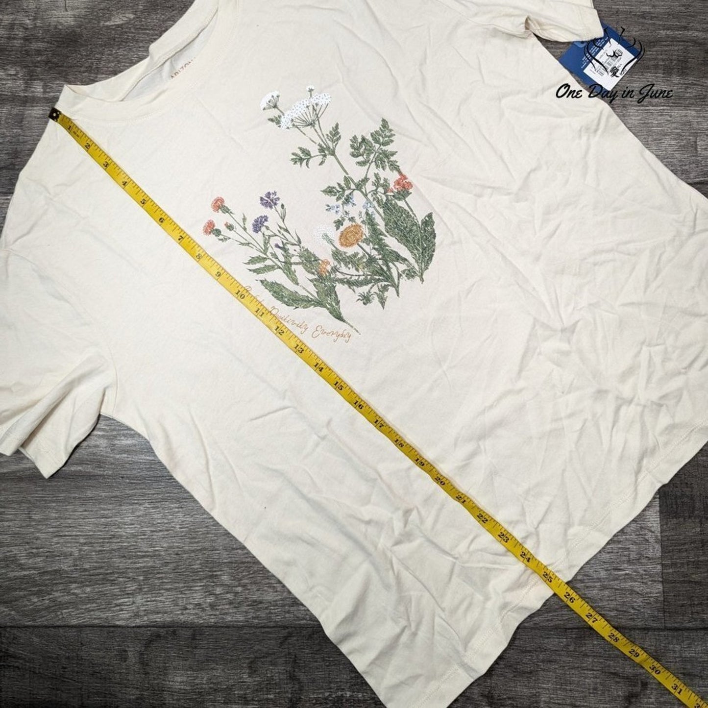 Arizona Jean Co. Juniors Floral Short Sleeve Tee Size S