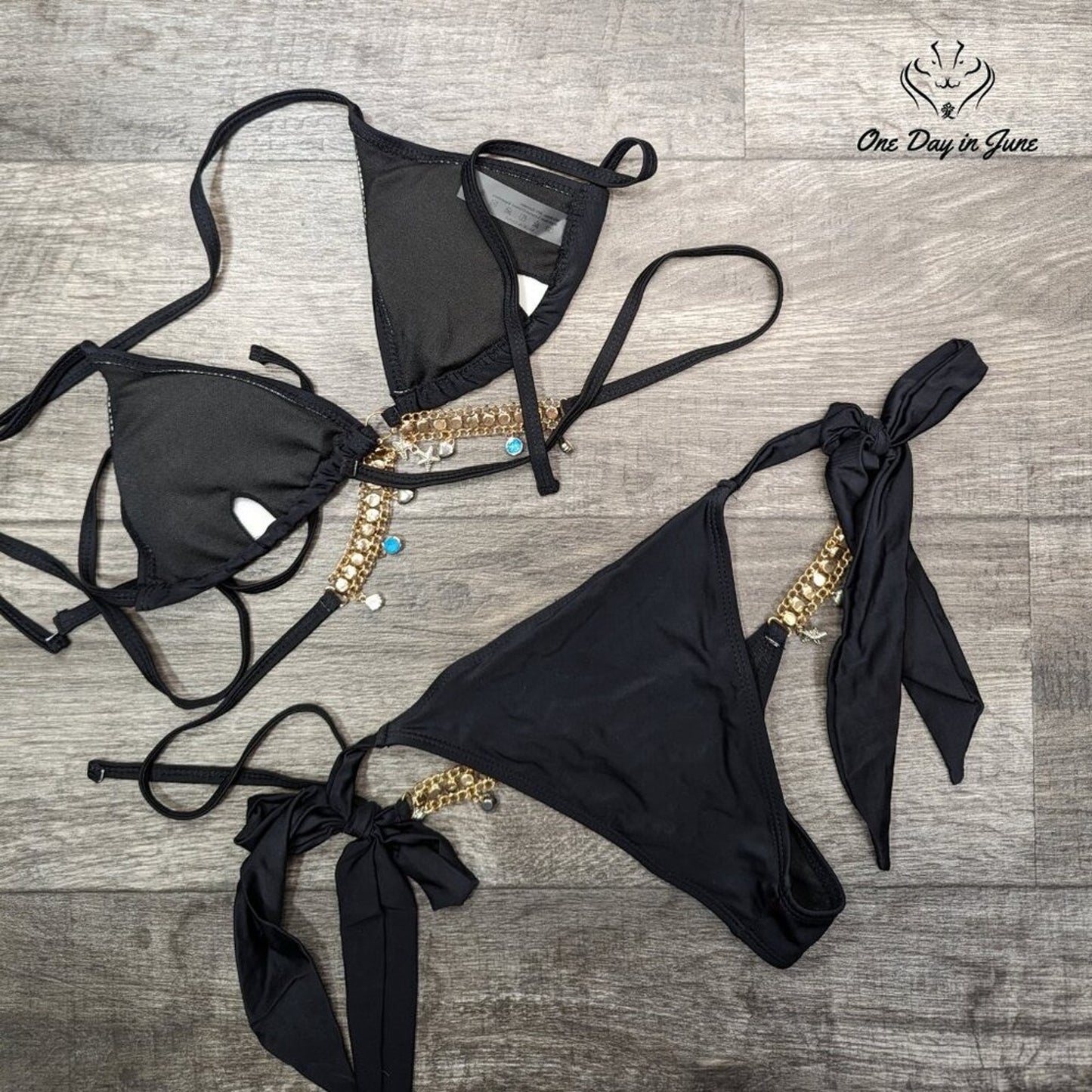 Floerns Diamond Halter Cross Bikini Swimsuit Size S
