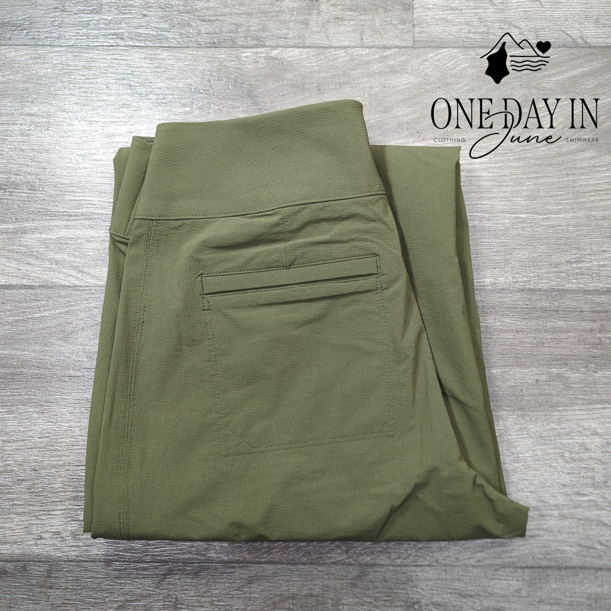 Orvis Wonder Ripstop Wide Leg Crop Pants Tarragon Green NWT Size 4