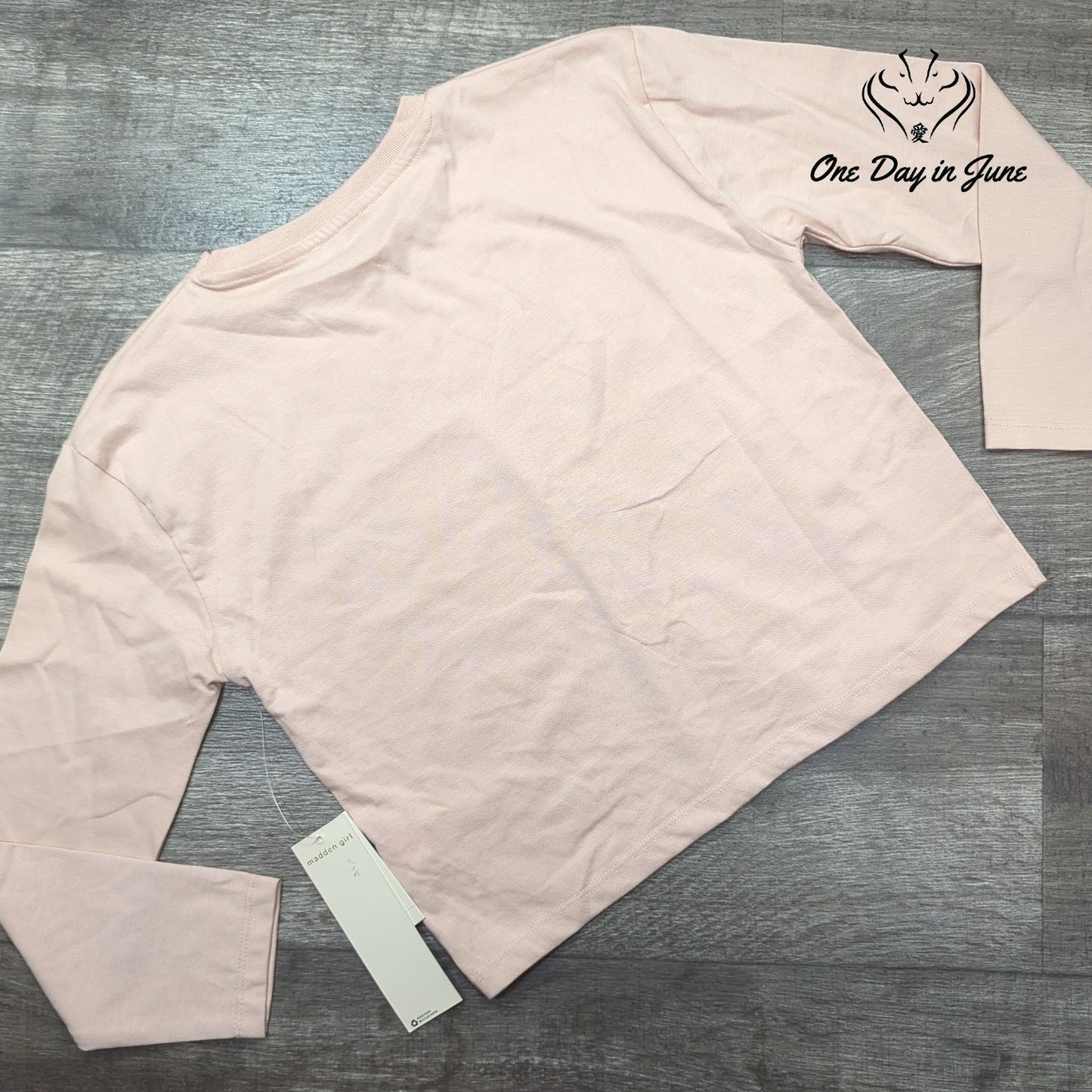 Madden Girl Long Sleeve Tee Shirt Size M