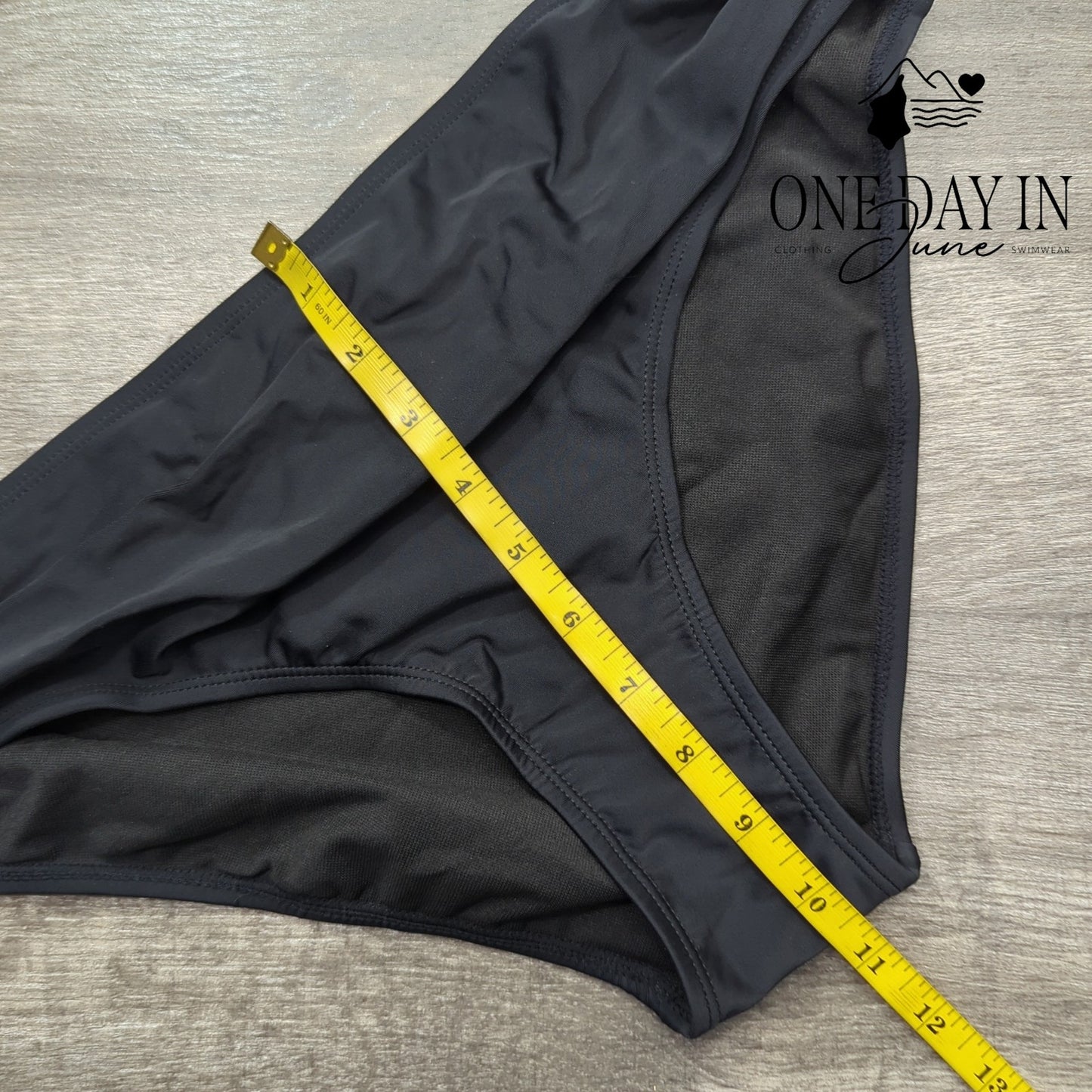 CharmLeaks Twist Front Molded Cup Bikini Swimsuit Size XL