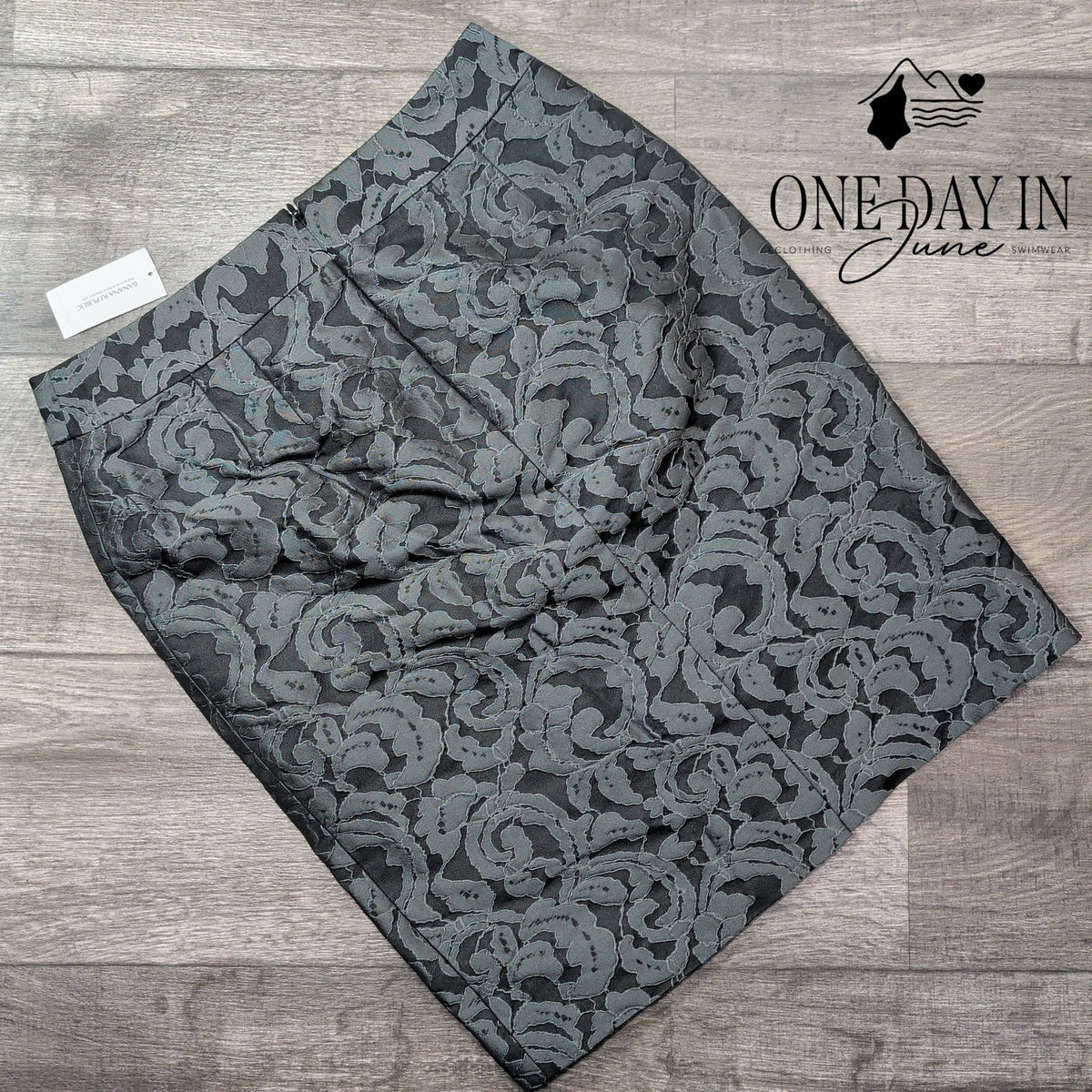 Banana Republic Floral Jacquard Pencil Skirt Black Gray NWT Size 8