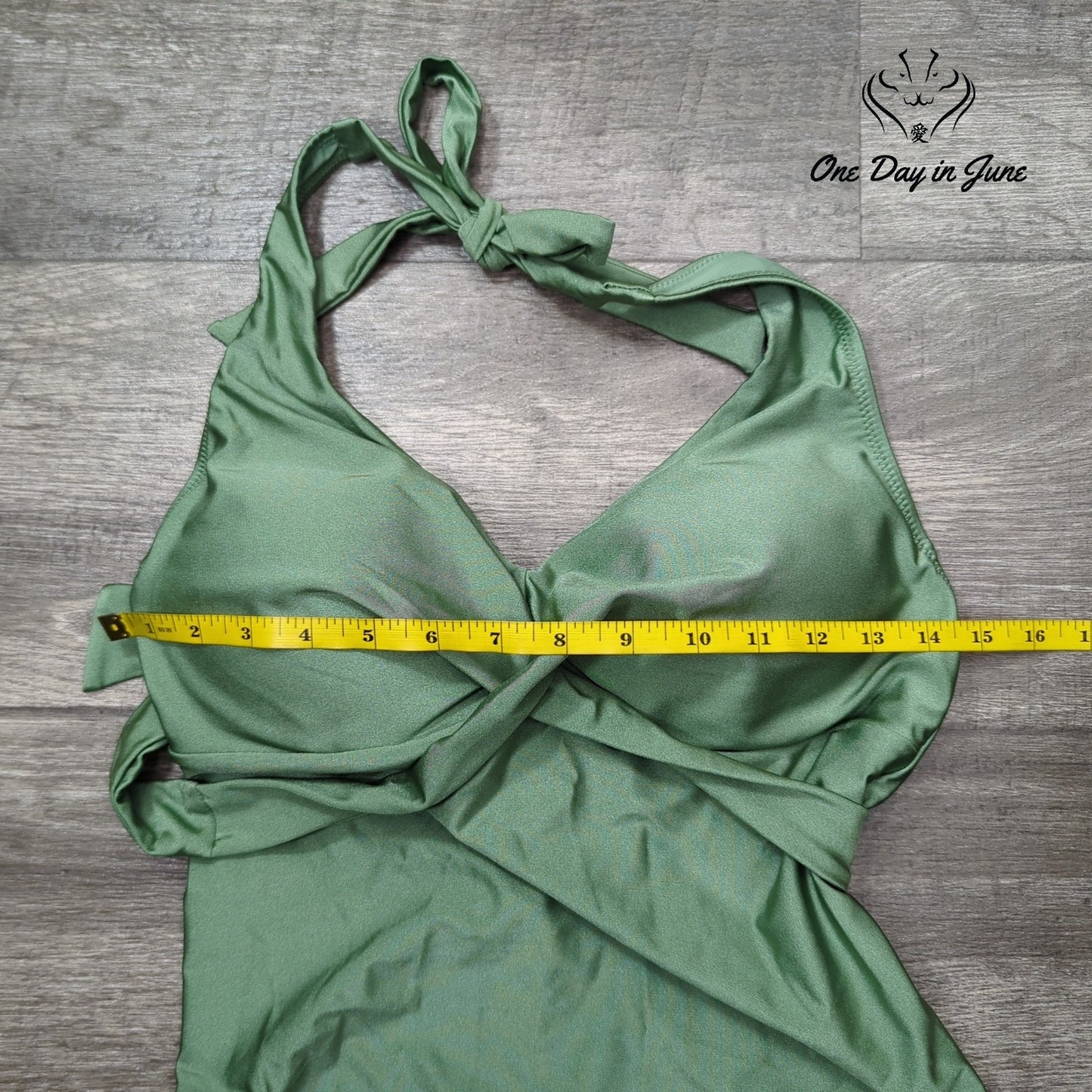 Cupshe Cross Front Halter One Piece Swimsuit Size M