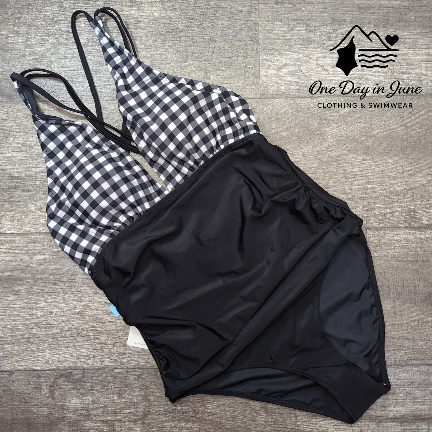 Cupshe V Neck Strappy Back One Piece Swimsuit Size XL