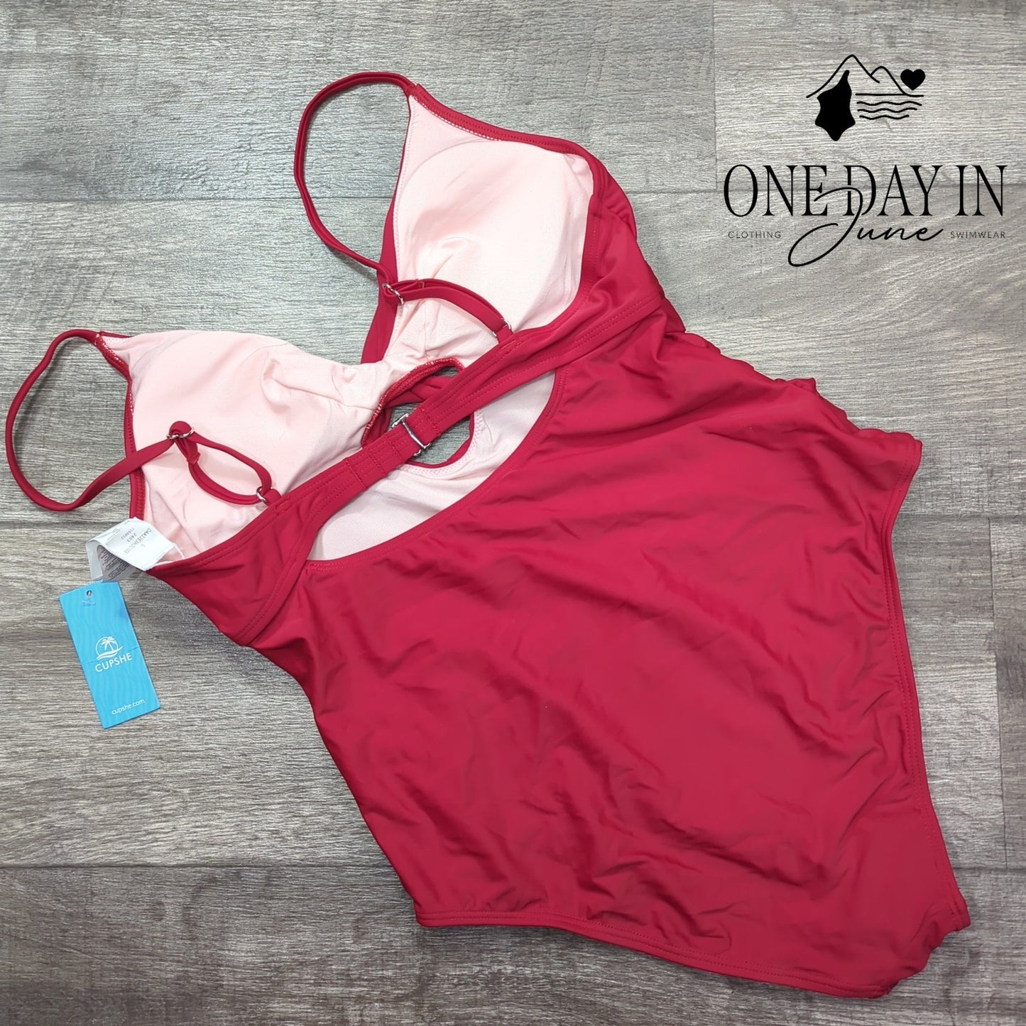 Cupshe Twist Front Keyhole One Piece Swimsuit Size L