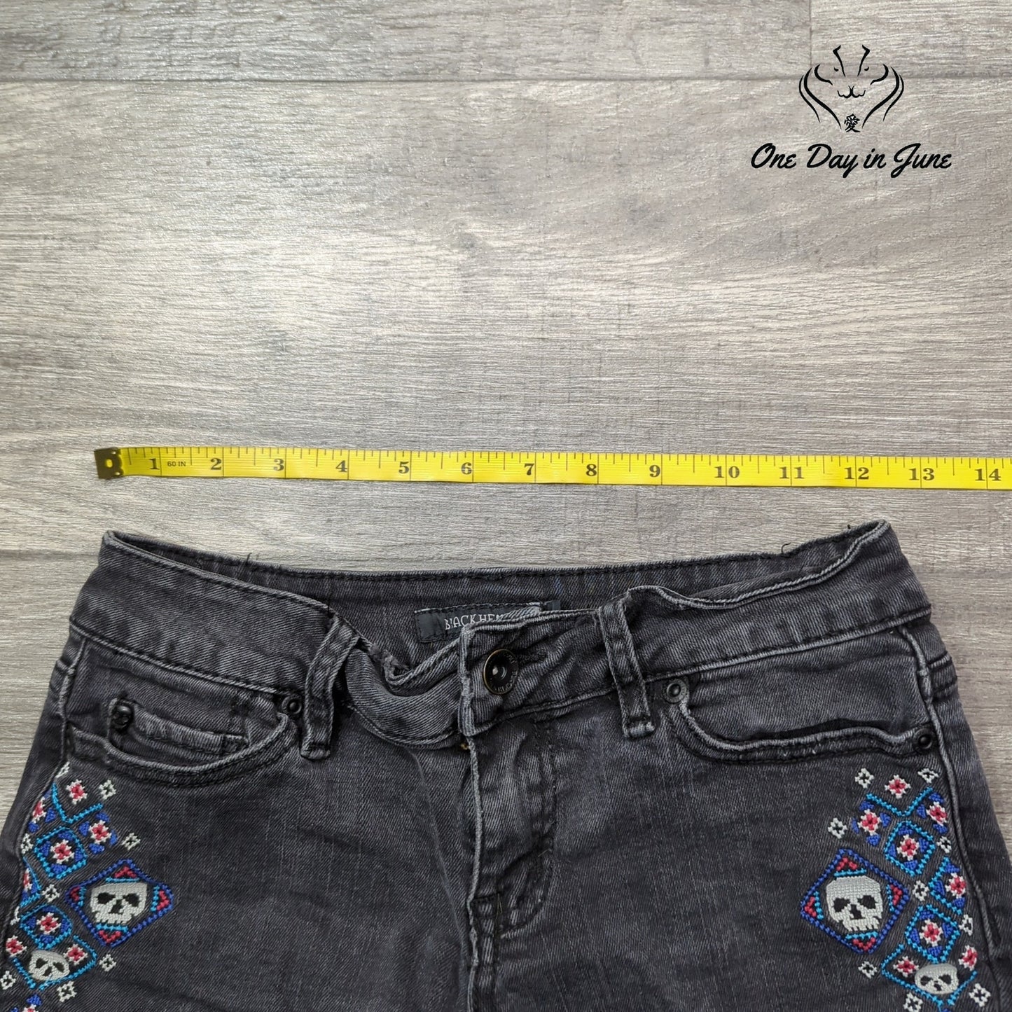 Black Heart Juniors Embroidered Low Rise Shorts Size 1
