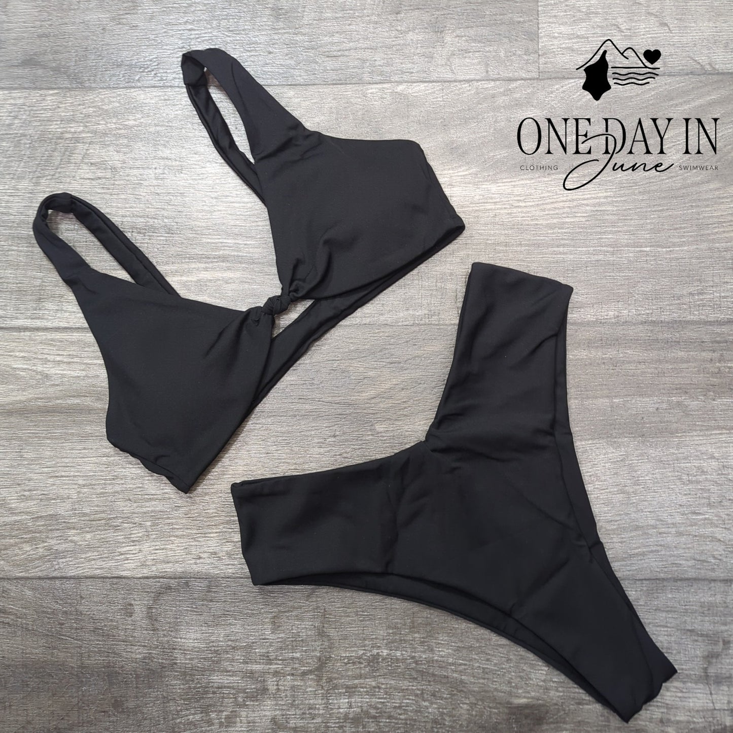 CharmLeaks Knot Front High Cut Bikini Swimsuit Size S