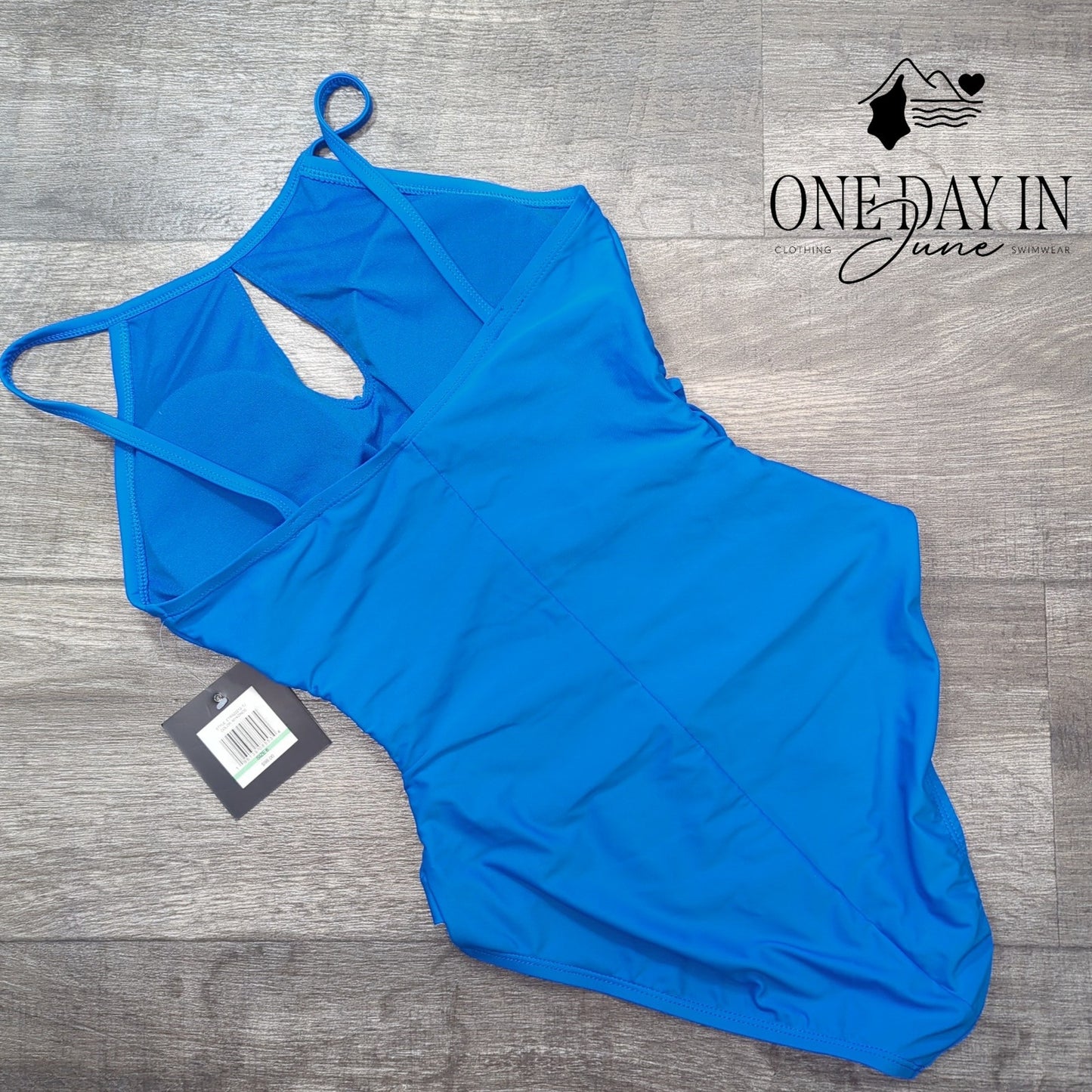 Ellen Tracy High Neck Keyhole Tummy Control one Piece Swimsuit Size 8