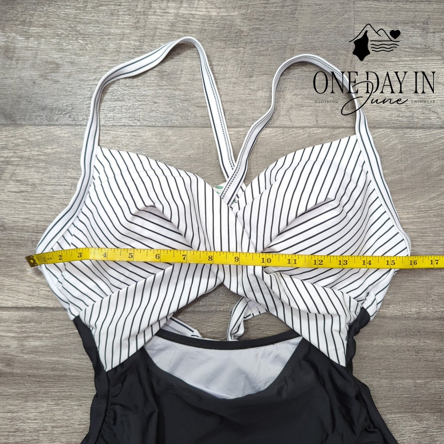 Eomenie Cross Front Cut Out One Piece Swimsuit Size M