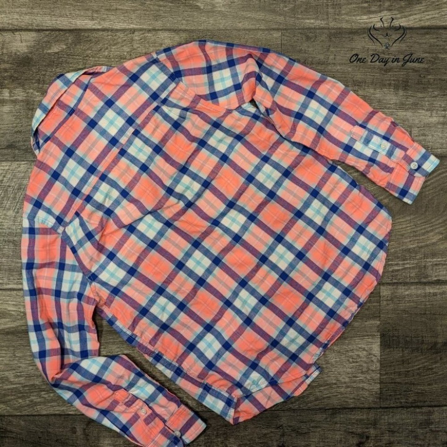 Childrens Place Cute Button Down Shirt Size M (7-8)