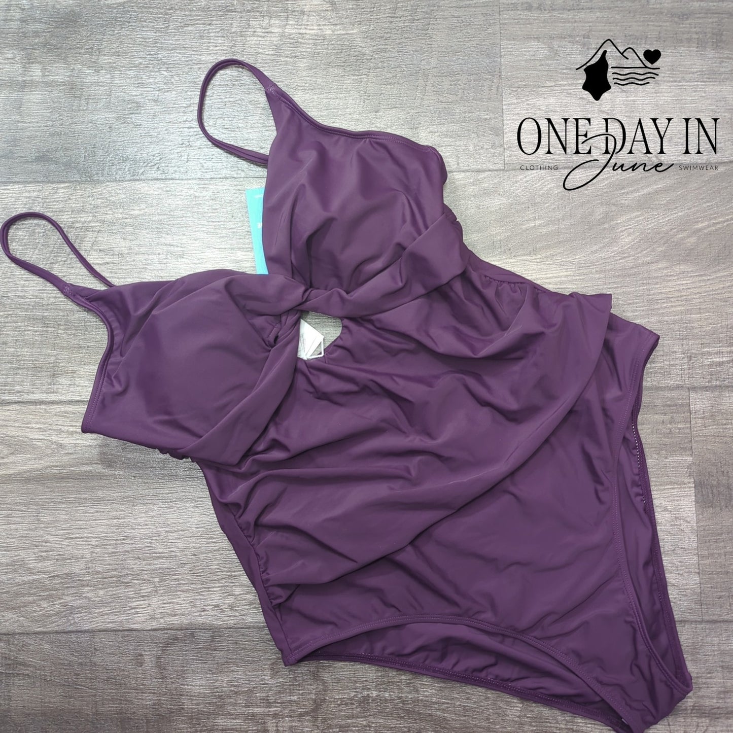 Cupshe Cross Front Keyhole One Piece Swimsuit Size XL