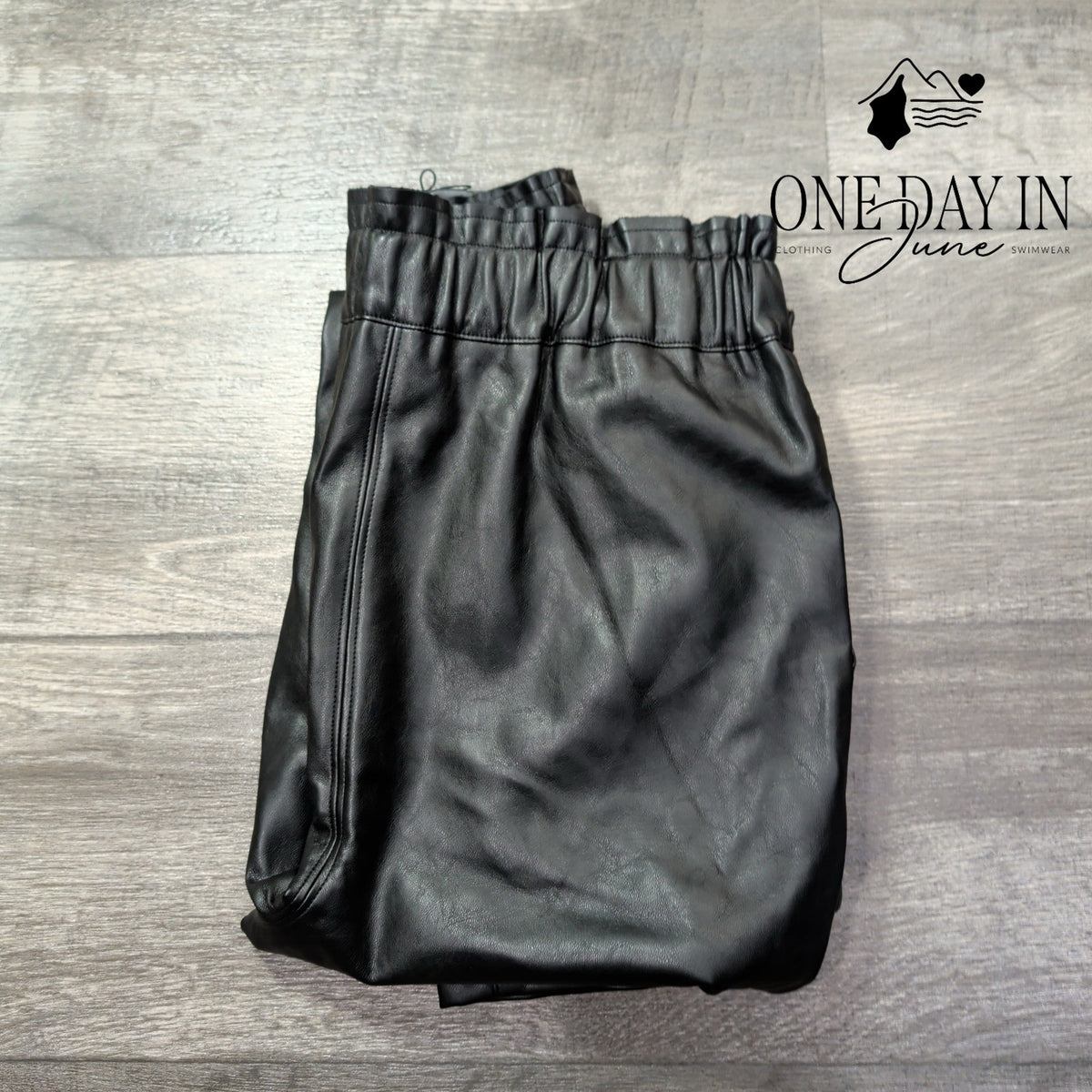 Joe's Jeans High Rise Faux Leather Paperbag Pants Black NWT Size M