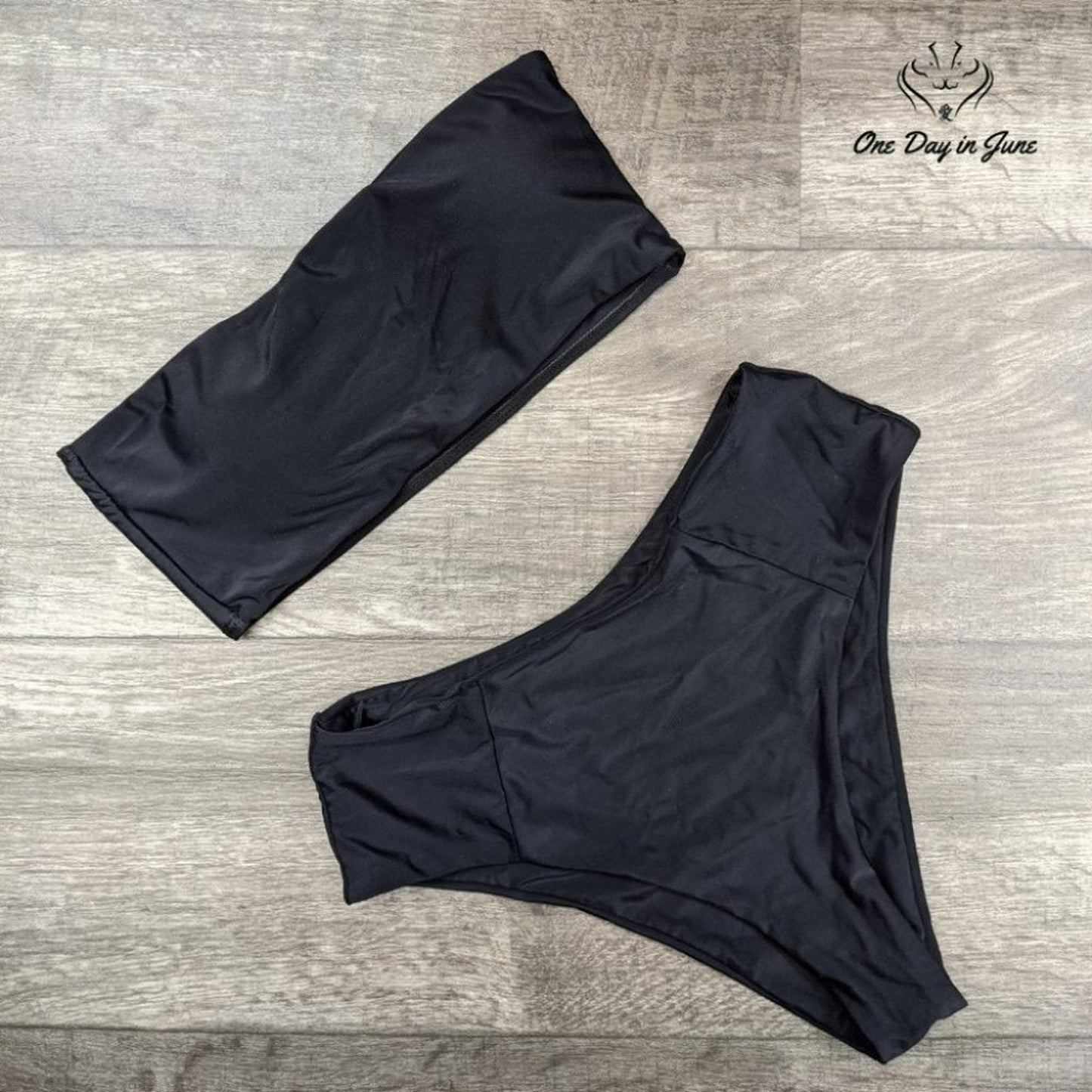 I2CRAZY Bandeau Two Piece High Cut Bikini Size M