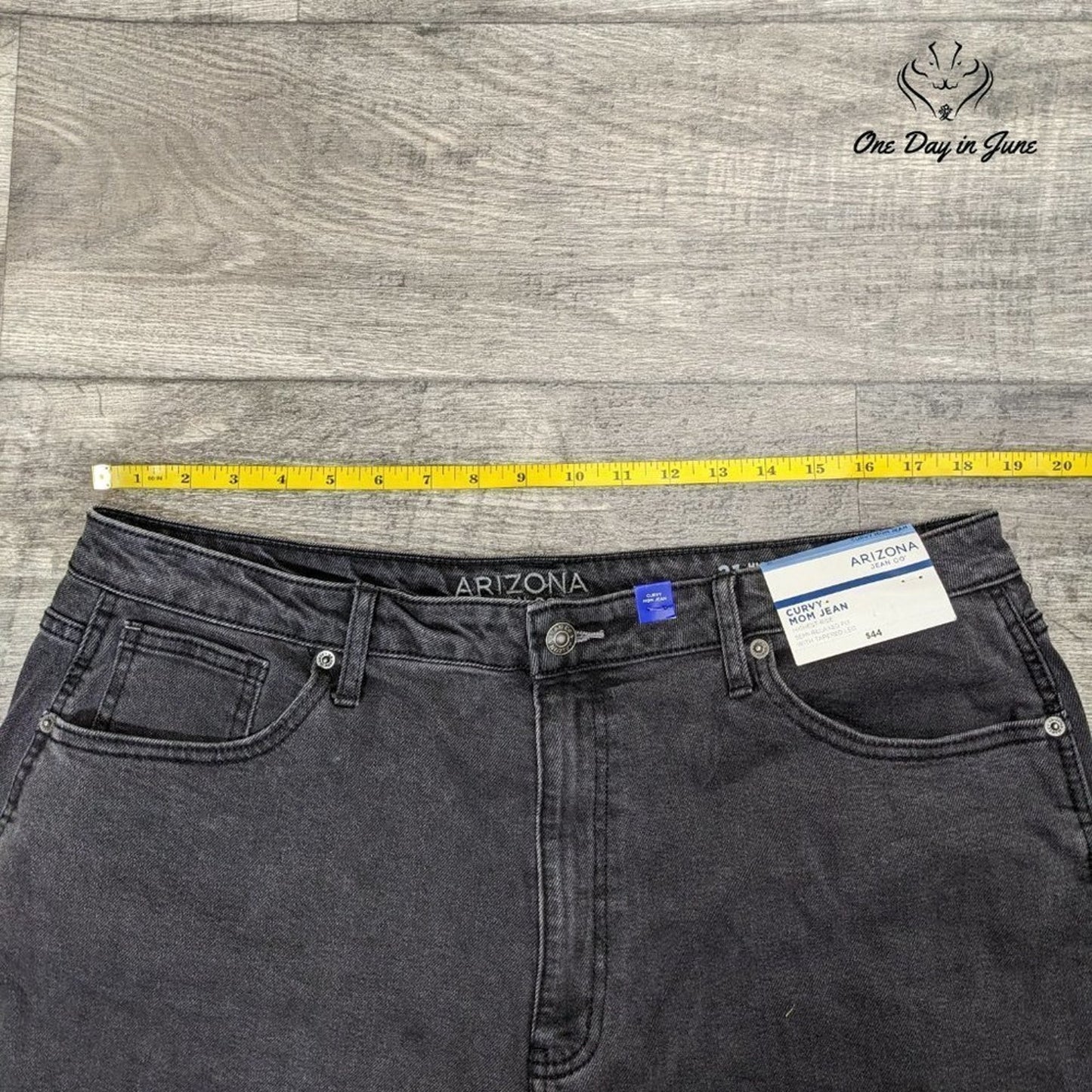 Arizona Jean Co. Juniors Highest Rise Curvy Mom Jeans Size 21