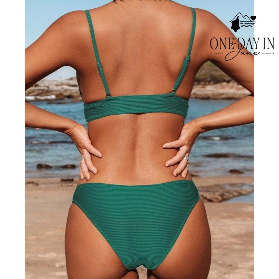 Cupshe V Neck Ribbed One Piece Swimsuit Size M