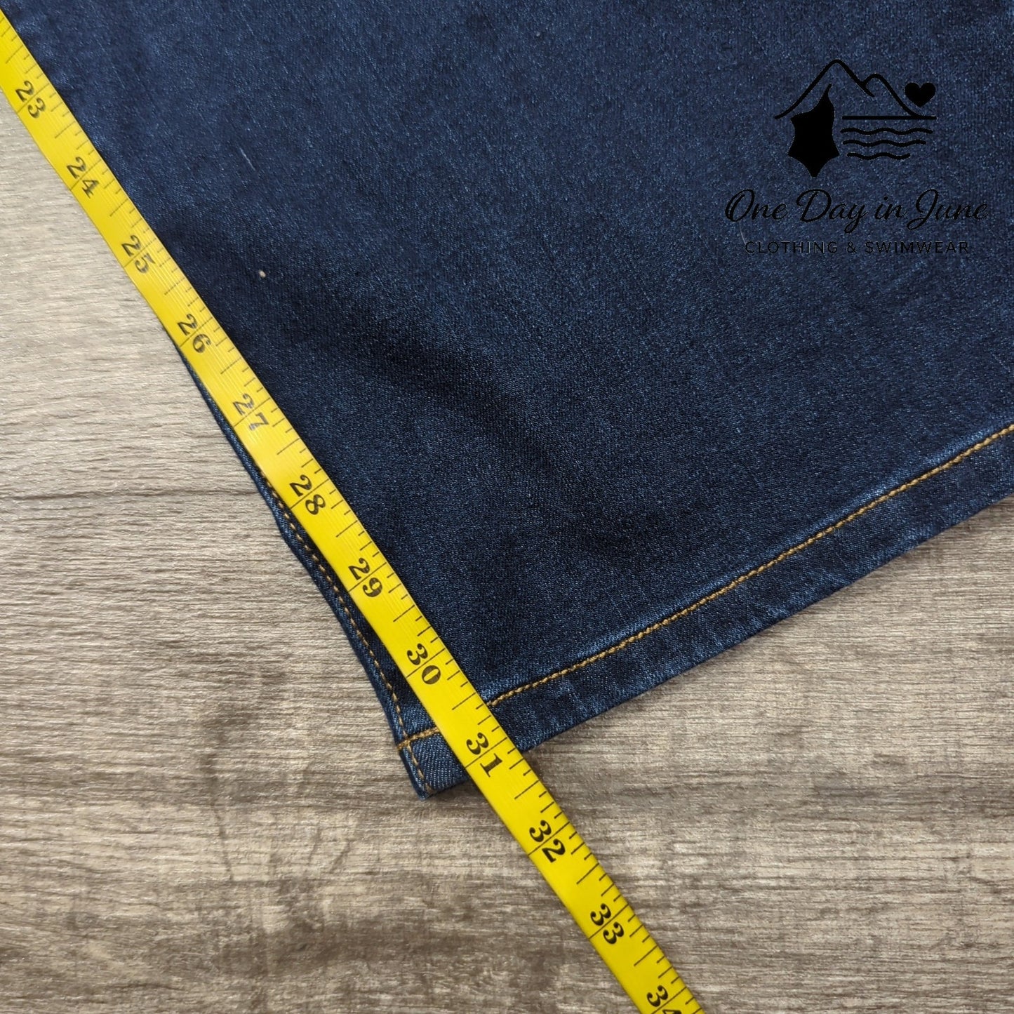 Kim Rogers Pull On Tummy Control Straight Leg Jeans Size 16