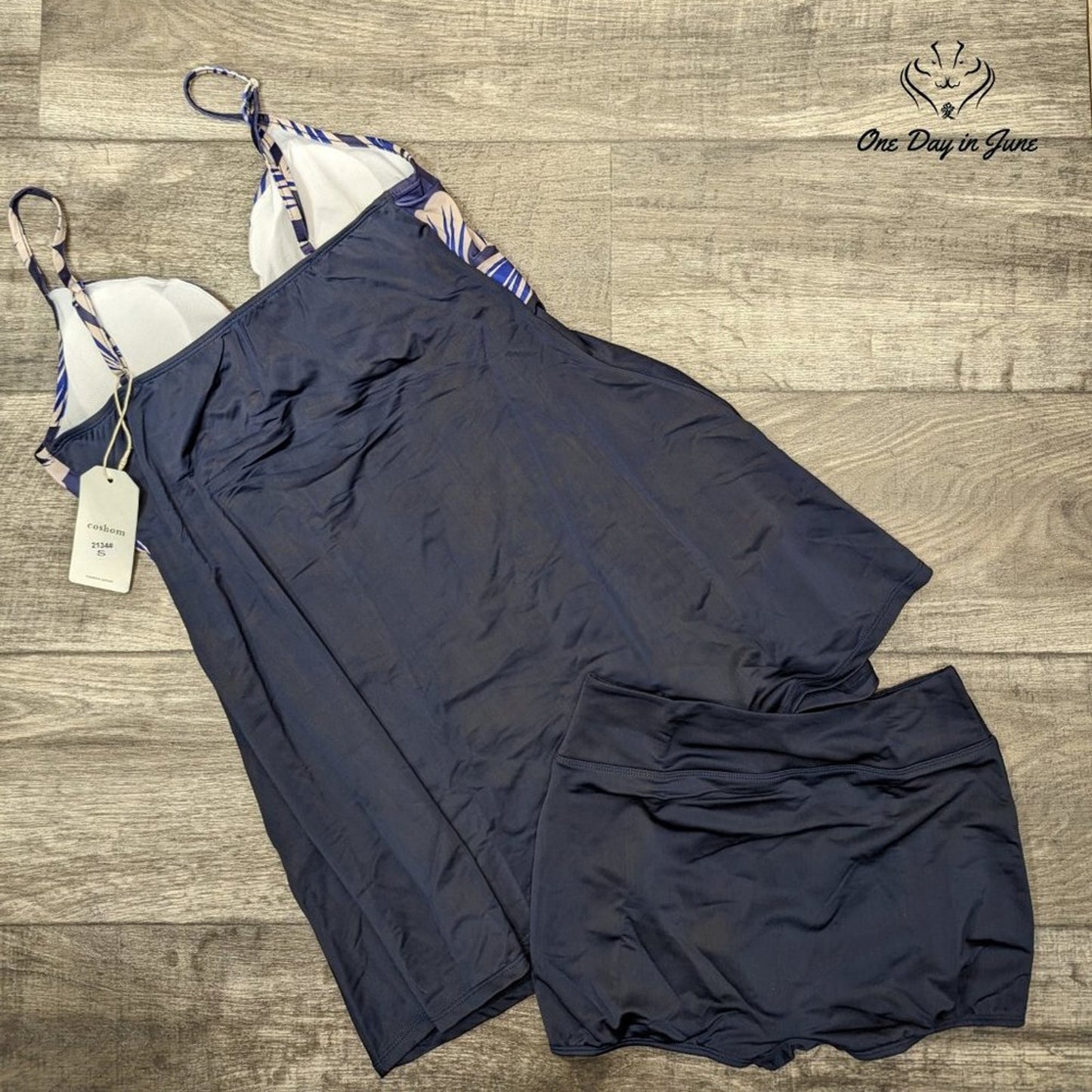 Coshom V Neck Boyshort Tankini Swimsuit Size S