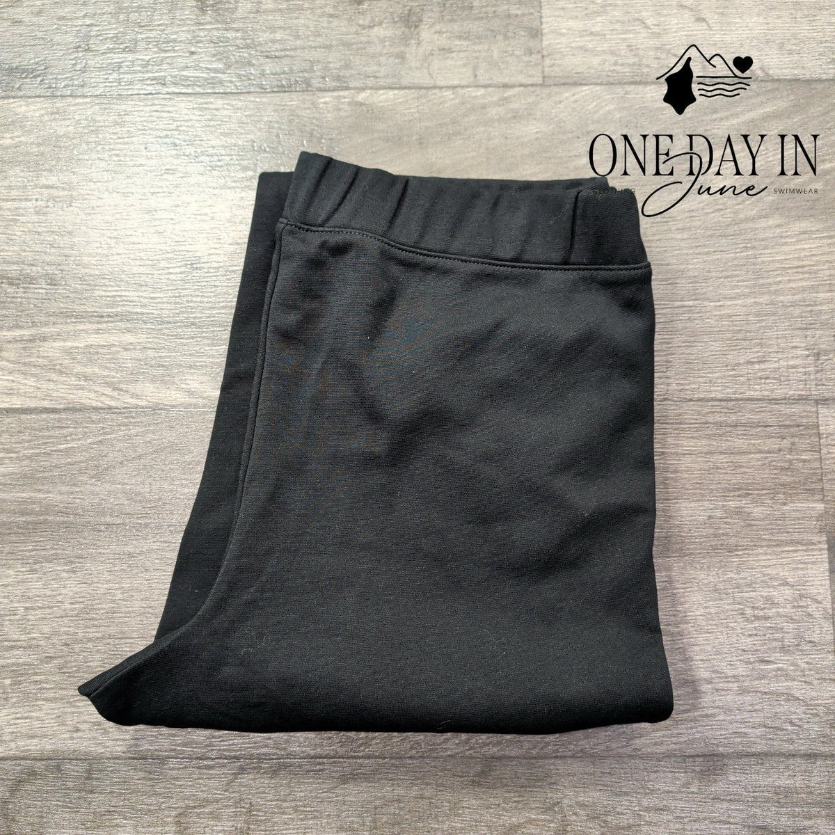 J. Crew Pull On Ponte Pants Black Straight Leg Pintuck NWT Size M