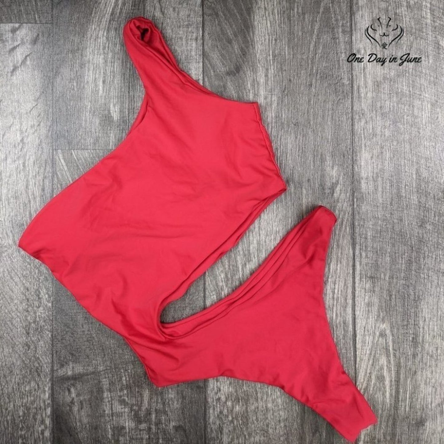 CHYRII Cutout One Shoulder One Piece Size M
