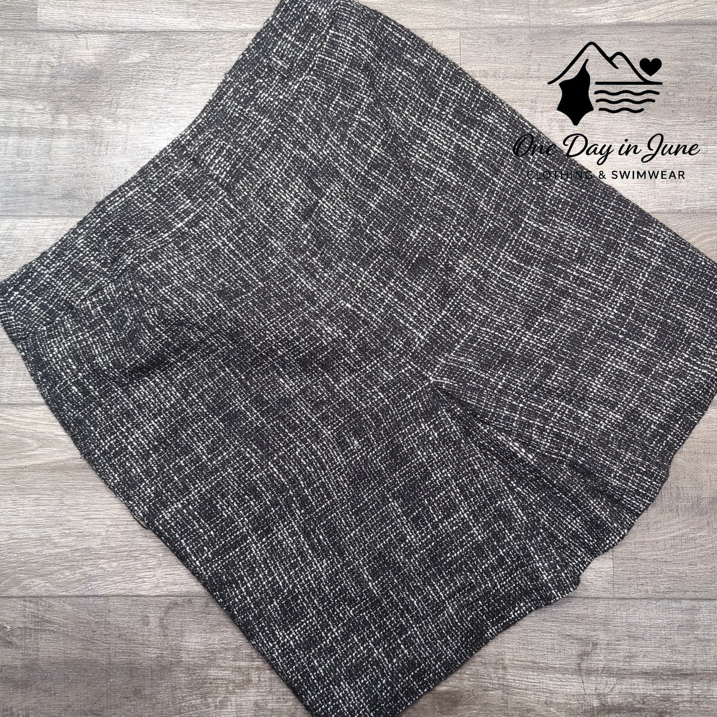 Ann Taylor Lined Mini Skirt Size 18